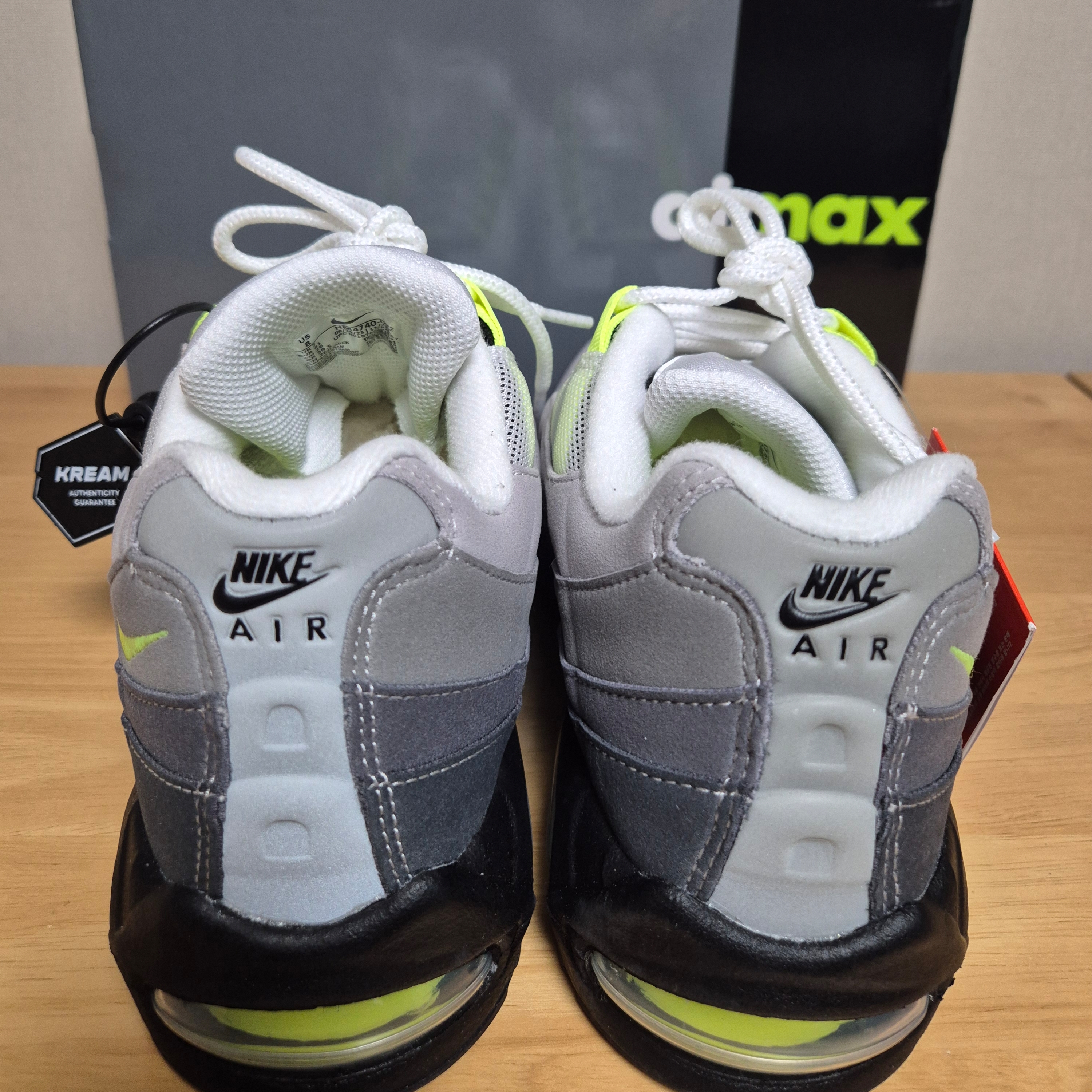 Nike Air Max 95 OG Neon 착용 스타일 - 3
