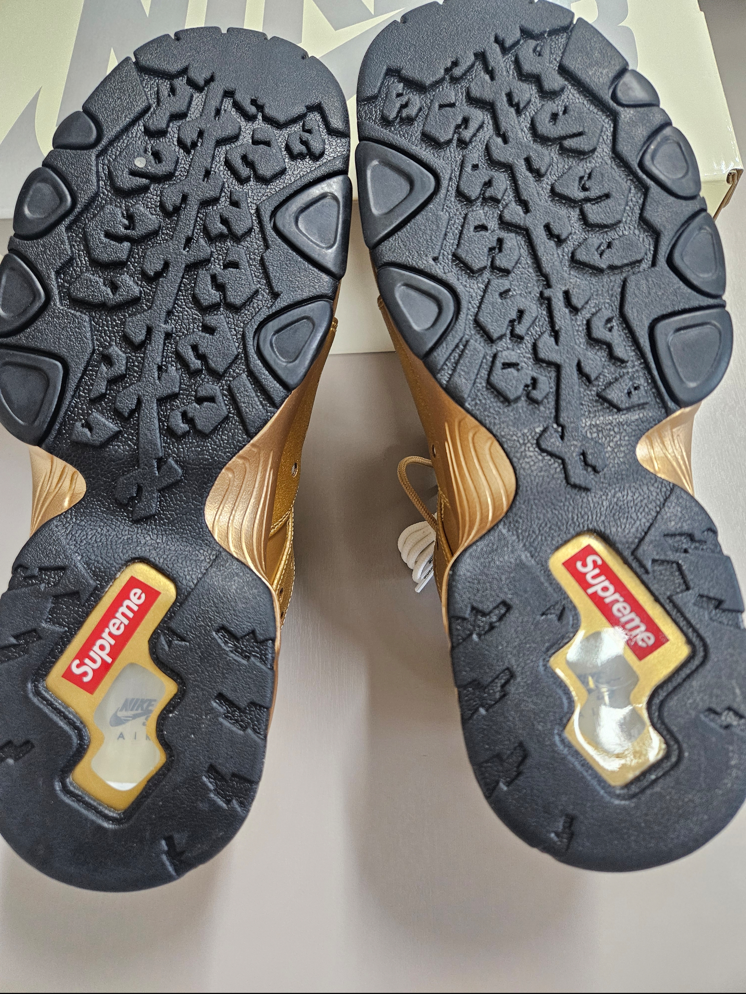 Nike x Supreme SB Air Max 2 CB 94 Low Metallic Gold Varisty Red Metallic Gold Black 착용 스타일 - 7