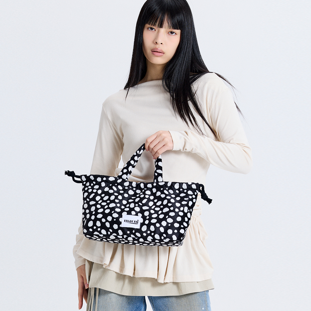 마크니 페블 도트 스트링 퍼피 백 도트 블랙(MACNI Pebble Dot String Puffy Bag Dot Black) - 3