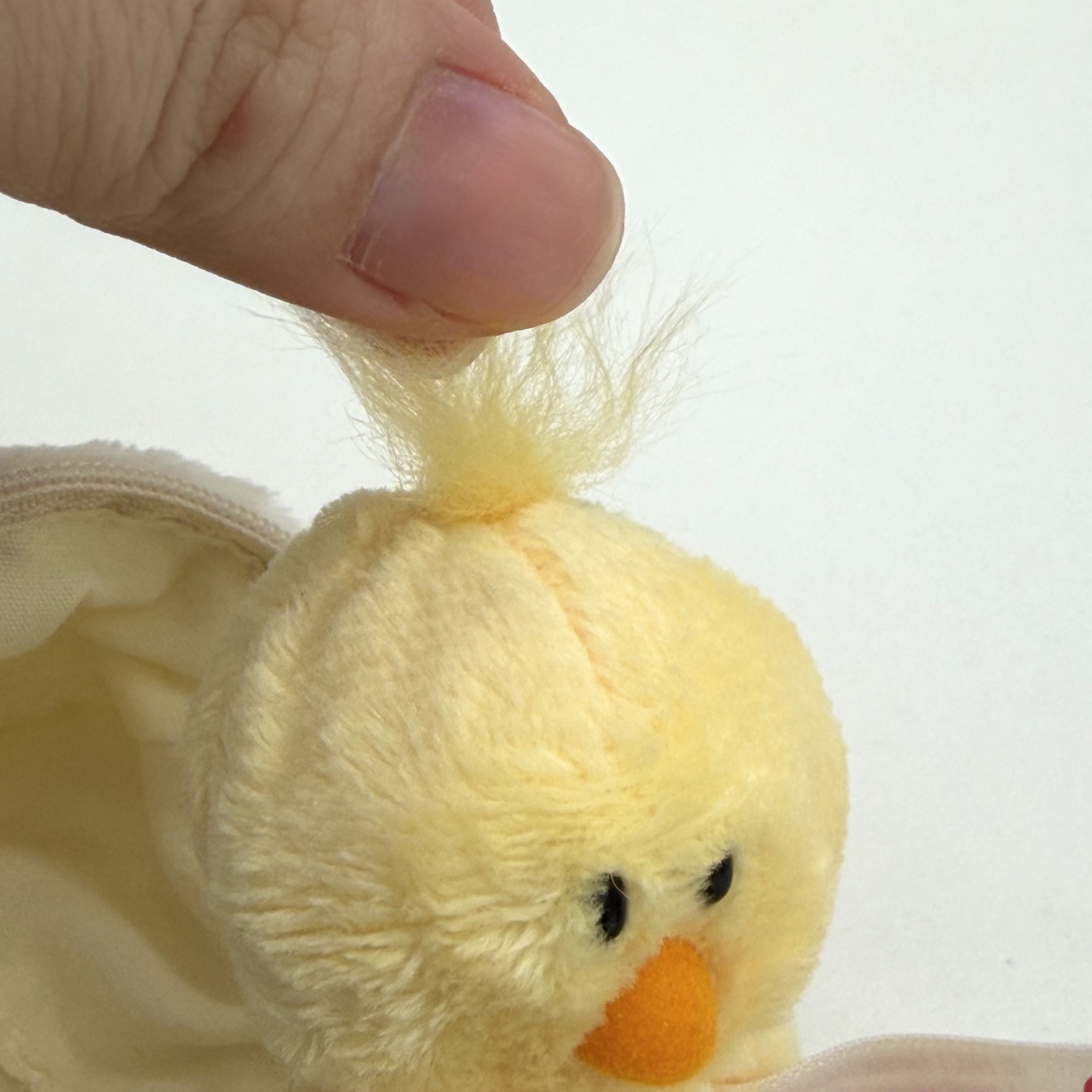 [KREAM 단독] NICI 7cm chicken in egg w. keyring 착용 스타일