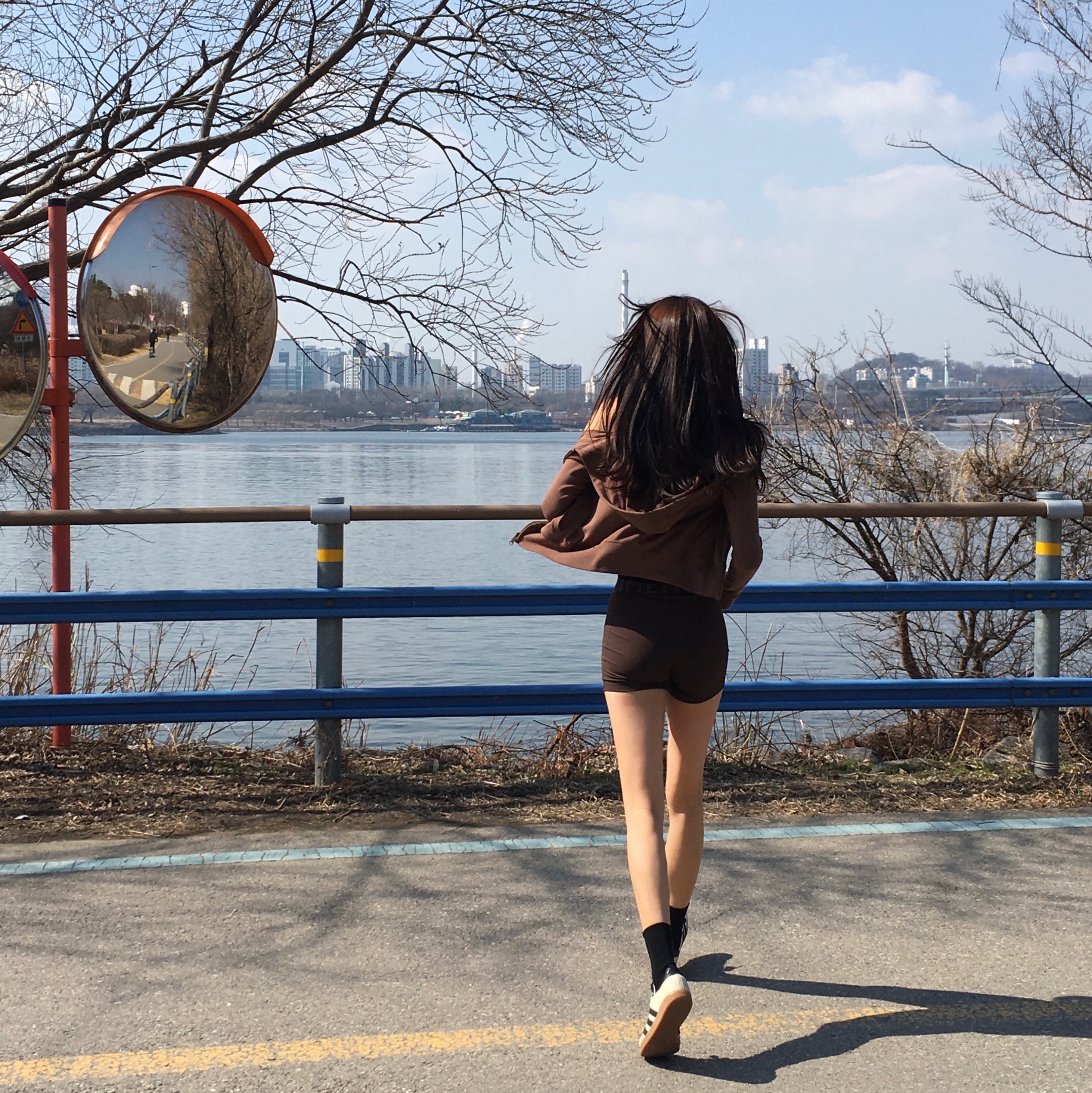 Outdoor Voices Technol-Ov™ Soft Flex Leggings Shorts Brown, (W) Adidas Samba OG Cream White Core Black 착용 스타일 - 6