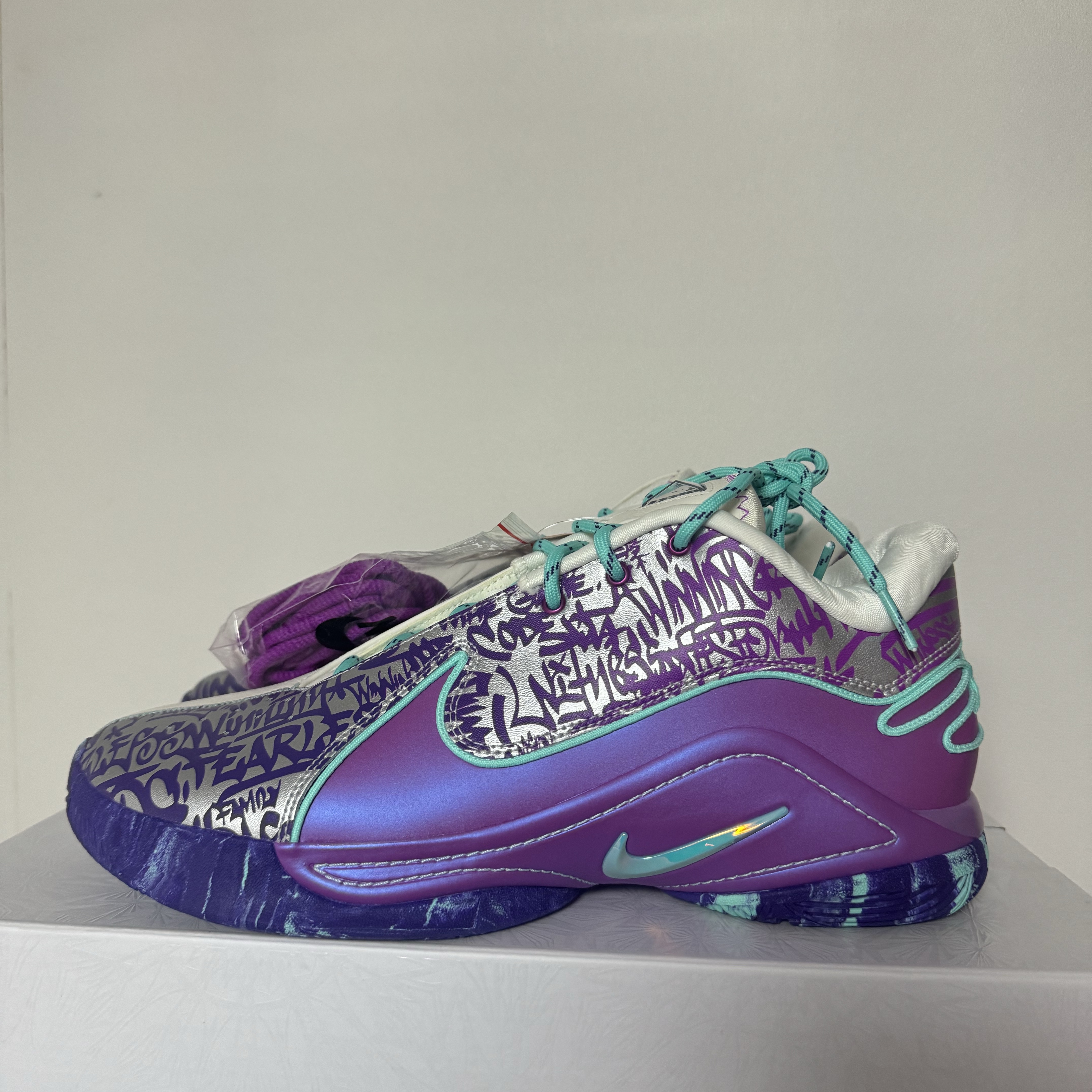 Nike LeBron 22 EP Vivid Purple Hyper Turquoise 착용 스타일