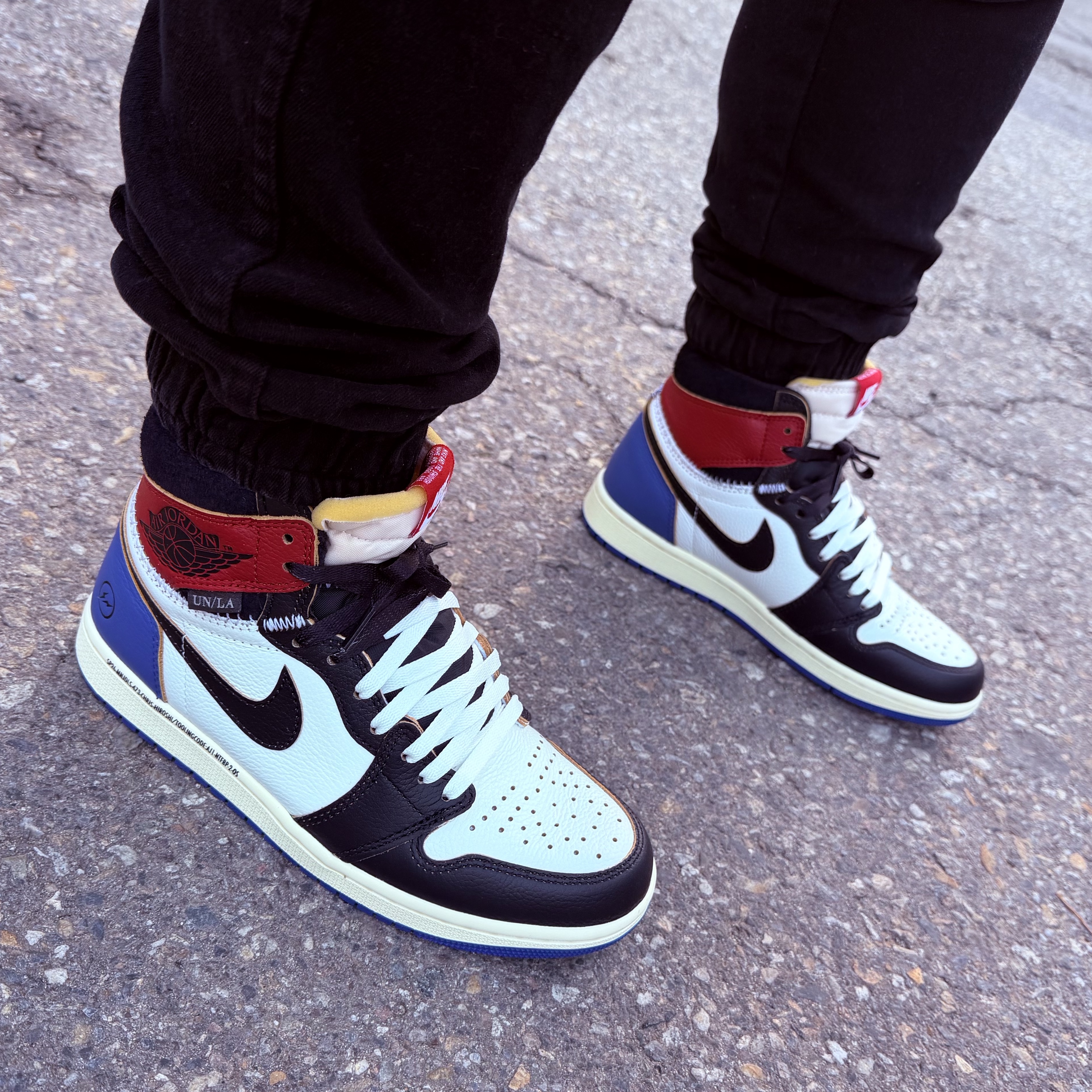 Jordan 1 x Fragment x Union LA Black and Varsity Red 착용 스타일 - 2