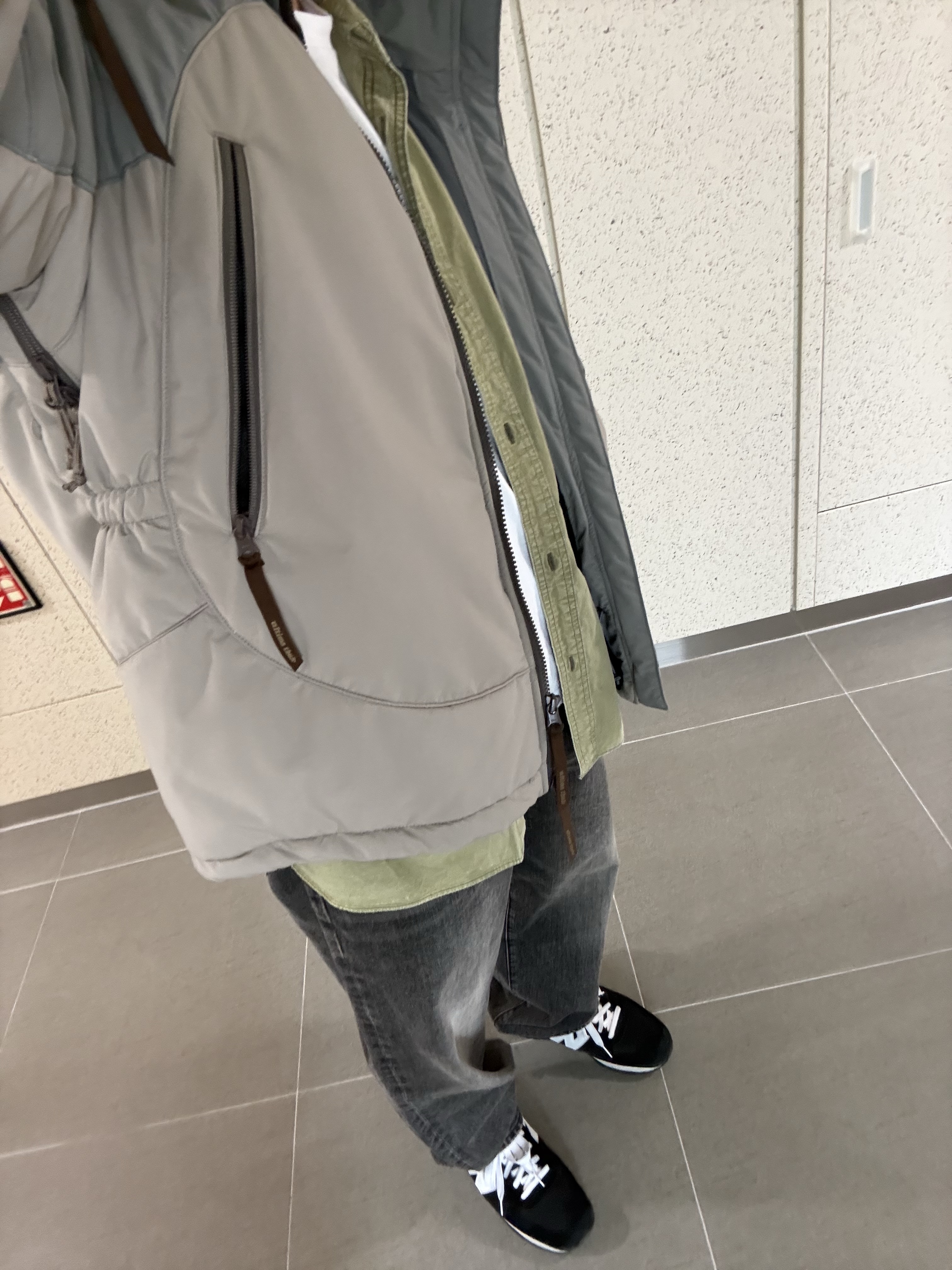 New Balance 990v1 Made in USA Black 착용 스타일 - 2