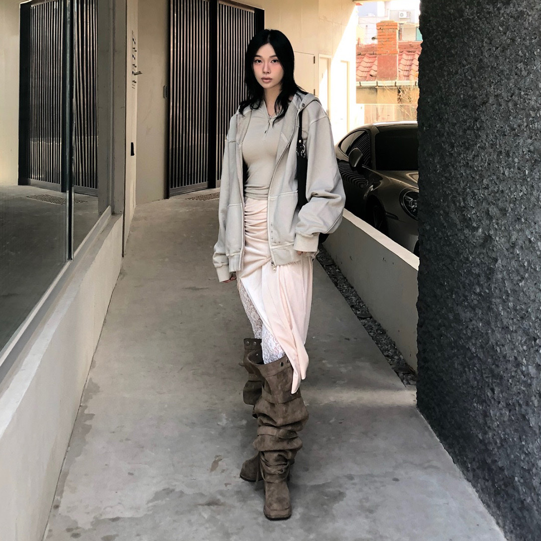 Thevinylhouse Dyed Hoodie Zip Up Beige 착용 스타일