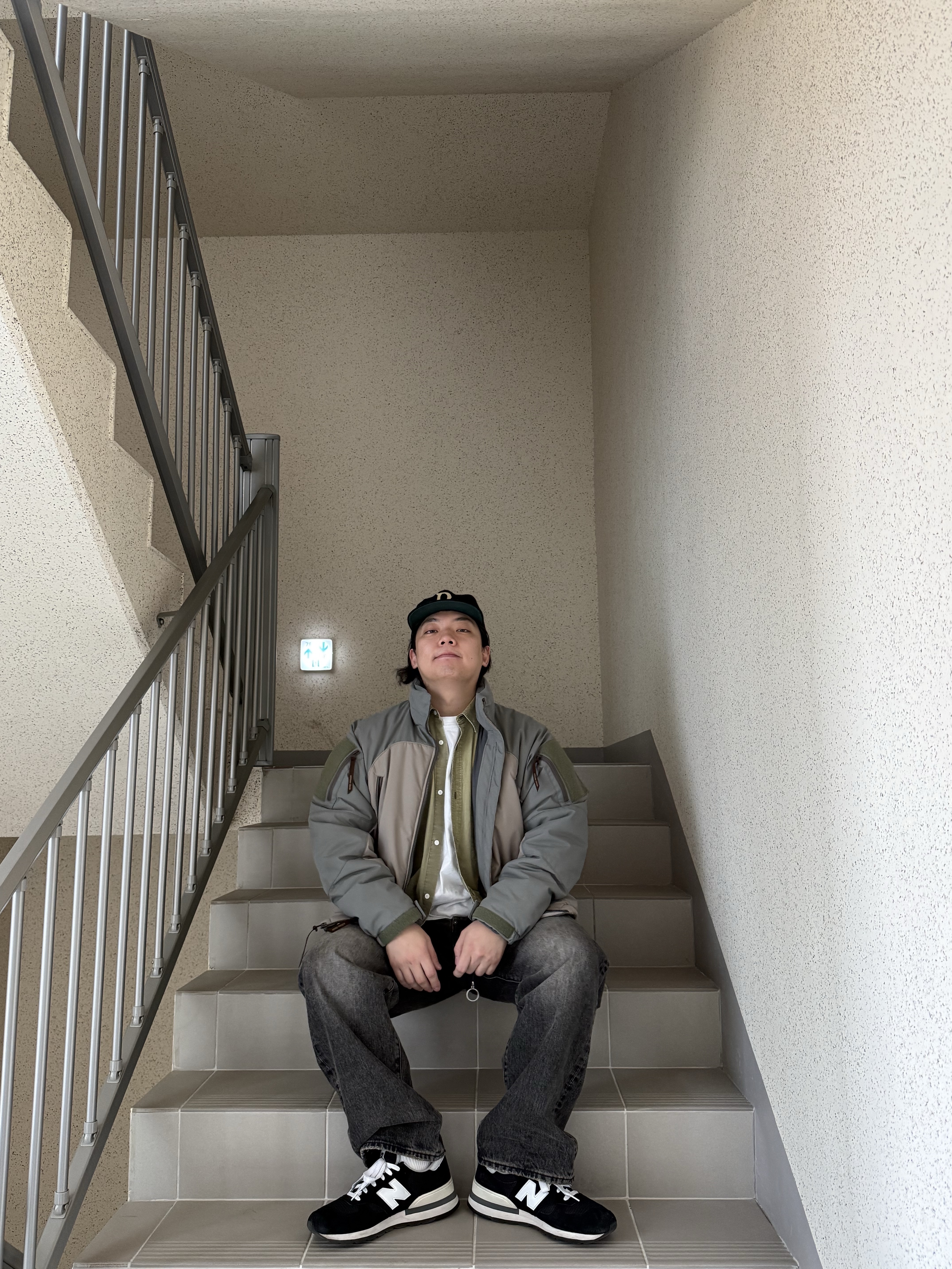 New Balance 990v1 Made in USA Black 착용 스타일 - 6