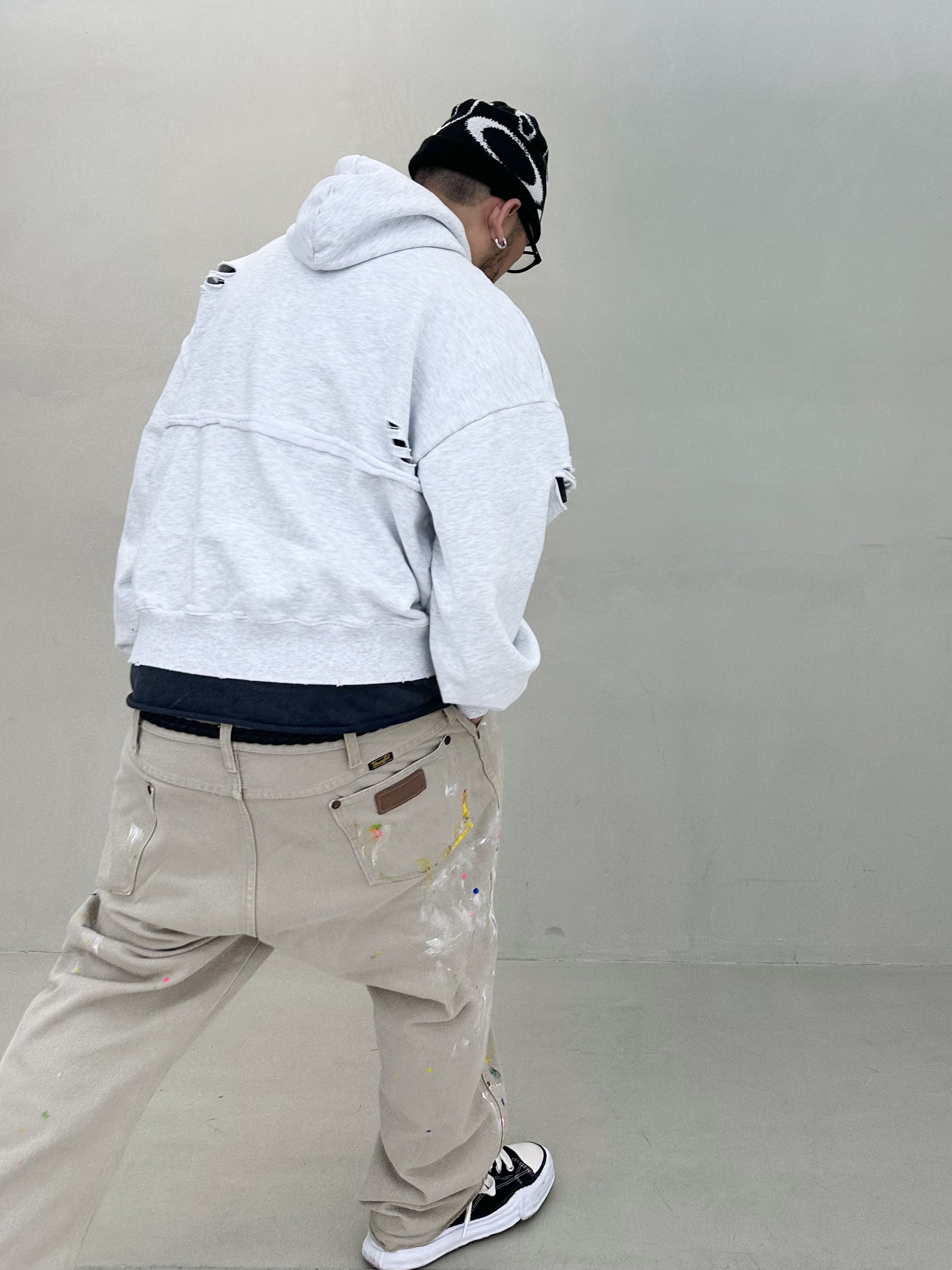 Oakley Ellipse Graphic Beanie Black White, Maison Mihara Yasuhiro Peterson OG Sole Canvas Low Sneakers Black 착용 스타일 - 6