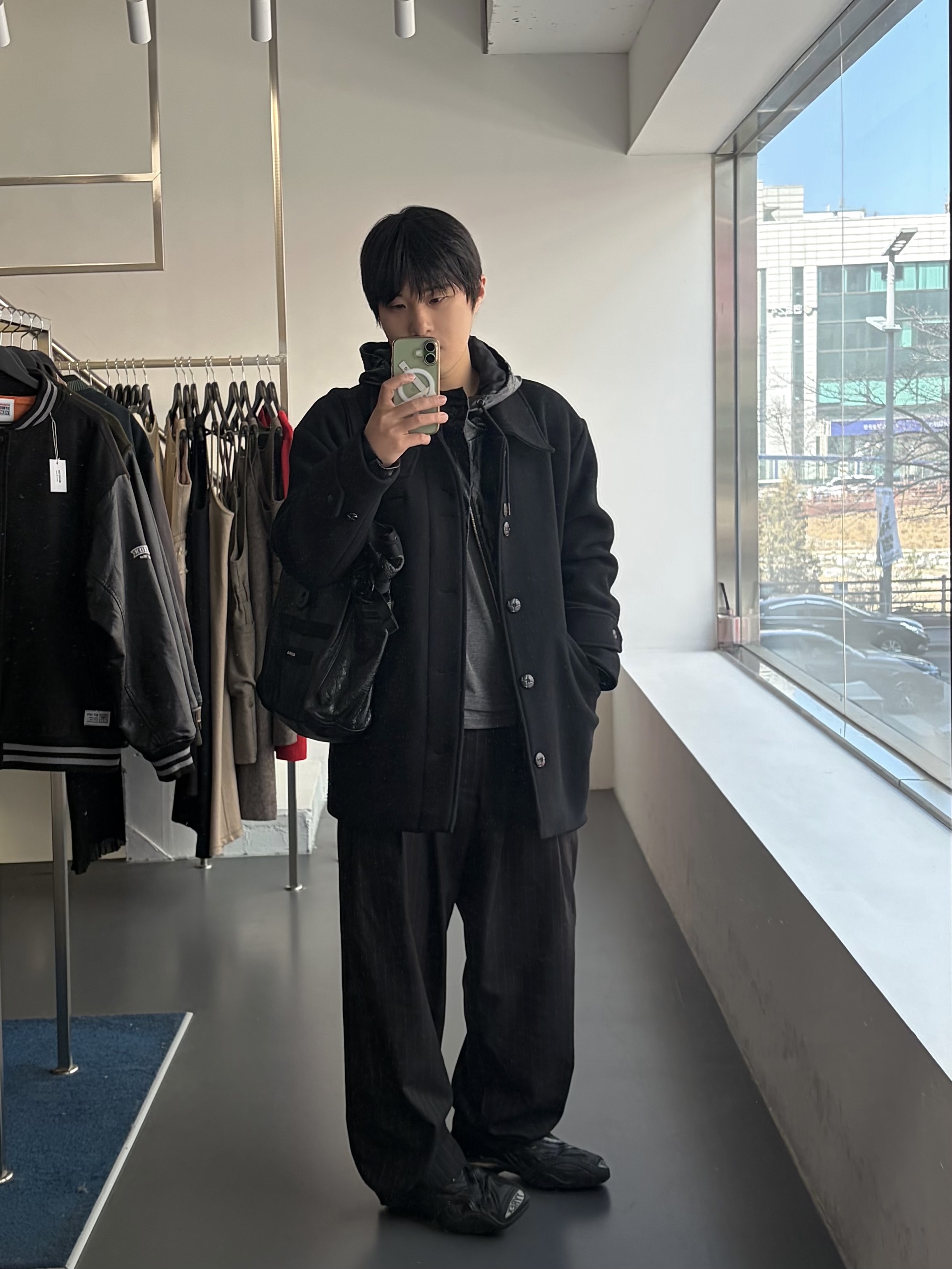 noun Wide Tapered Pants Stripe Black, Balenciaga Tyrex Sneakers Black 착용 스타일 - 1