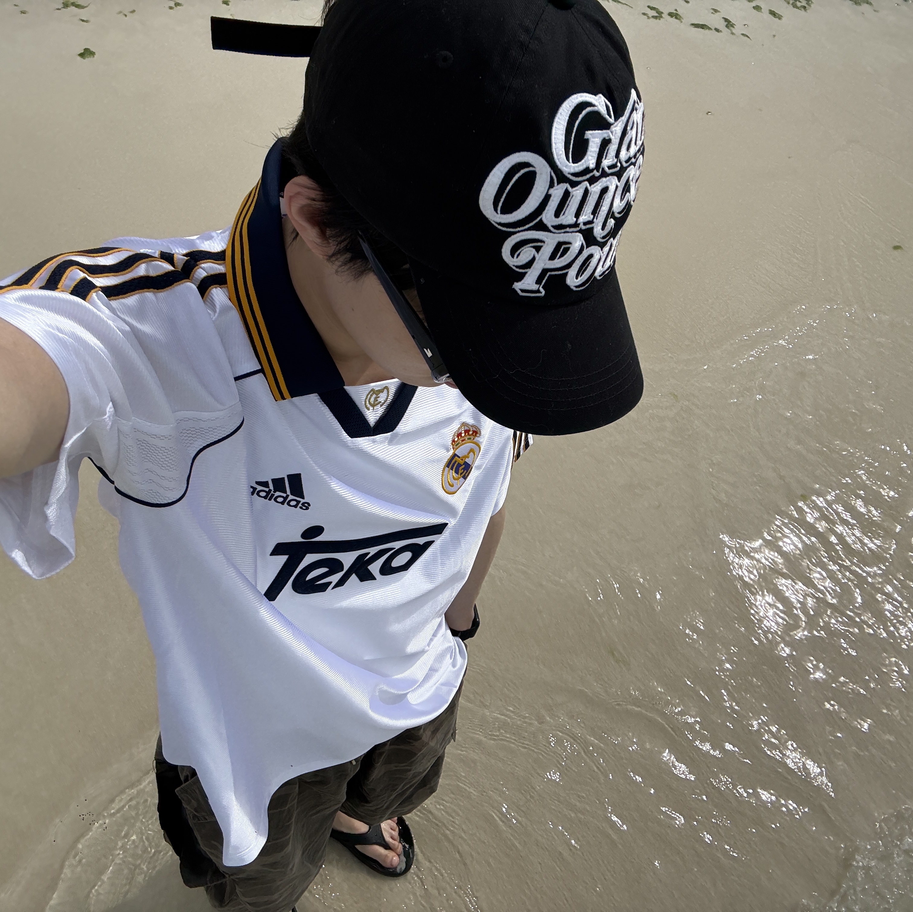 Adidas Real Madrid 99/00 Home Jersey White - KR Sizing (Non Marking Ver.), Oofos OOriginal Black 착용 스타일 - 1