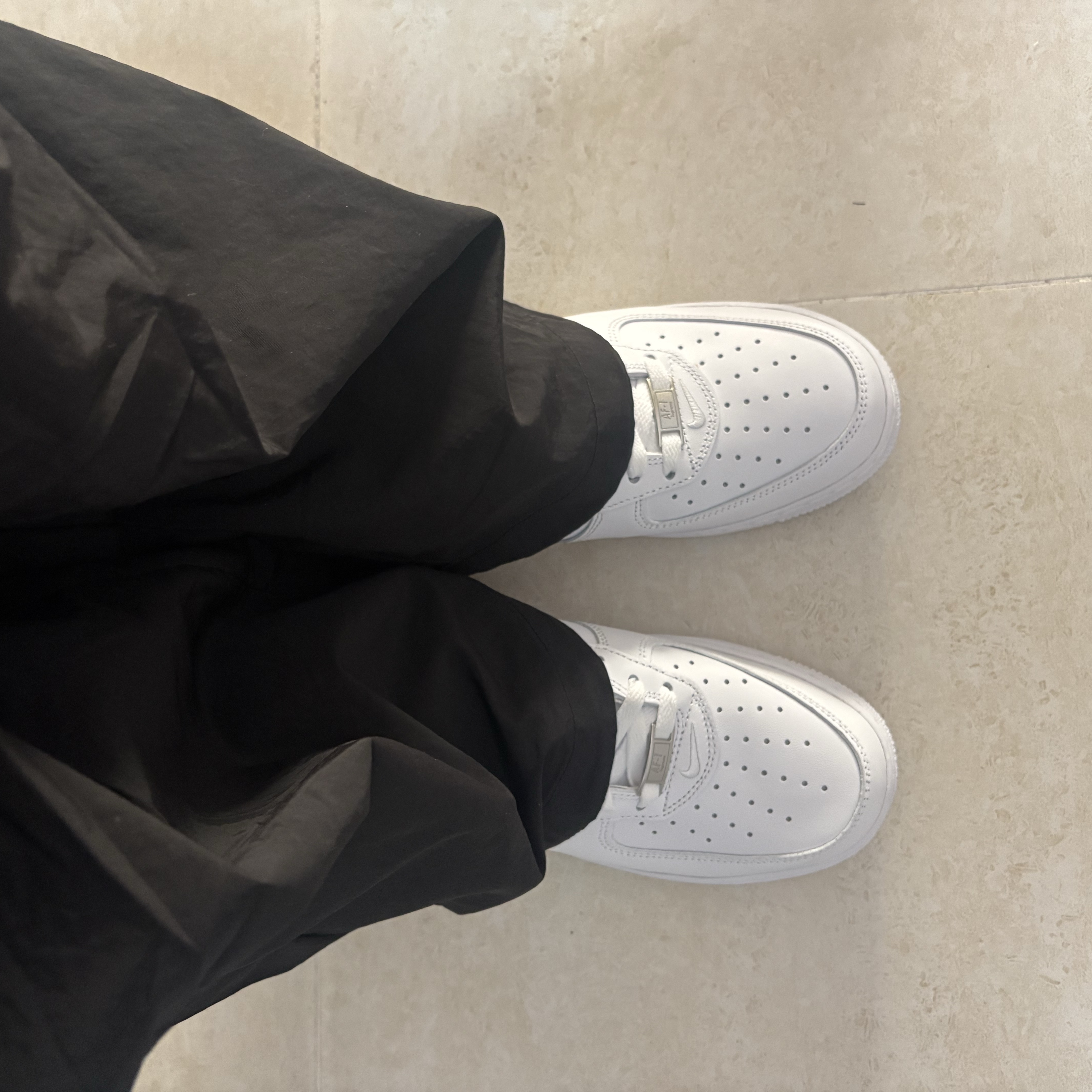 Nike x Supreme Air Force 1 Low White, Adidas Waffle Beckenbauer Track Top Wonder White - KR Sizing 착용 스타일 - 3