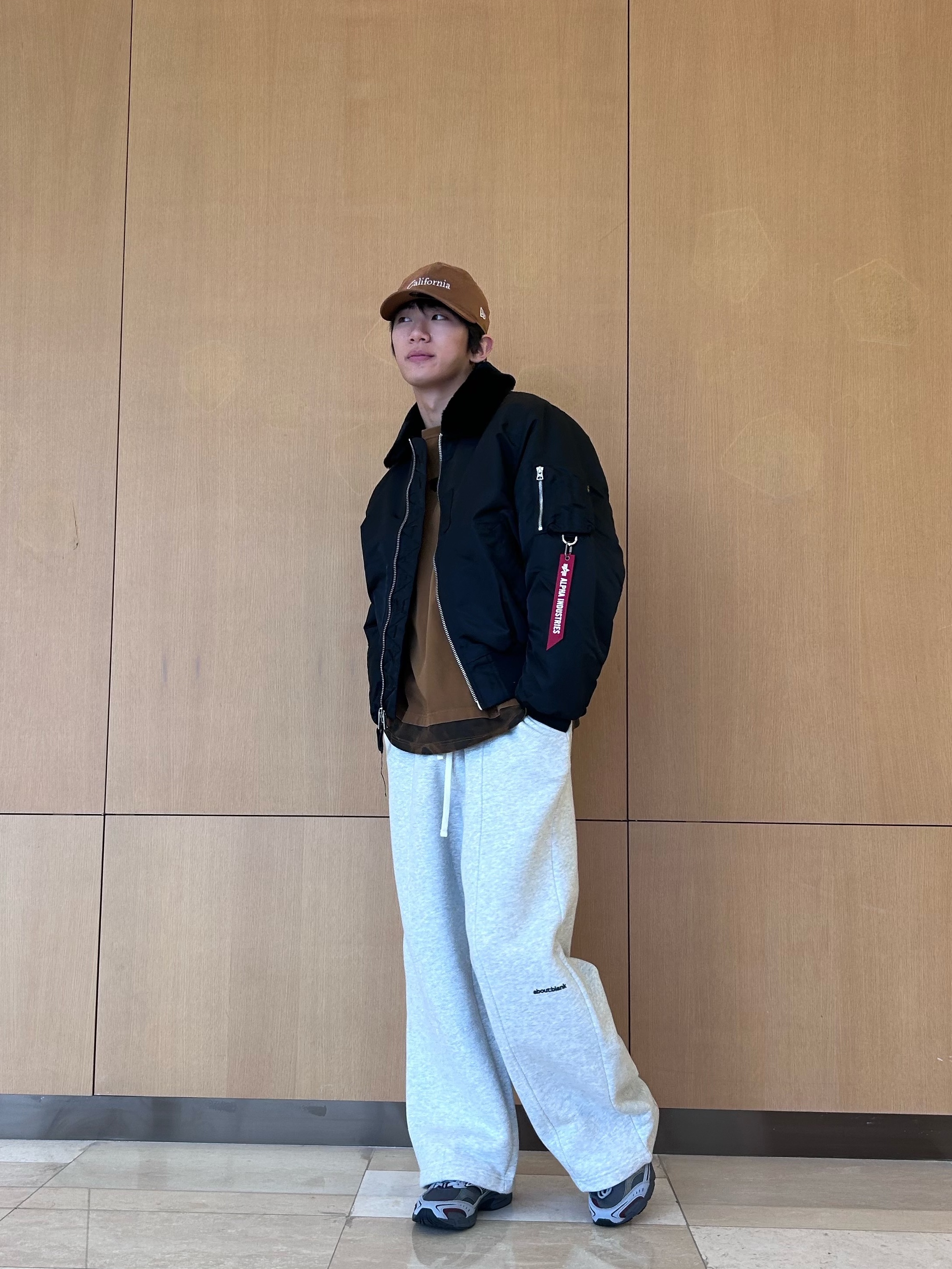 [KREAM 단독] About:Blank Pleated Sweatpant Grey Marl Black - 26SS 착용 스타일 - 1
