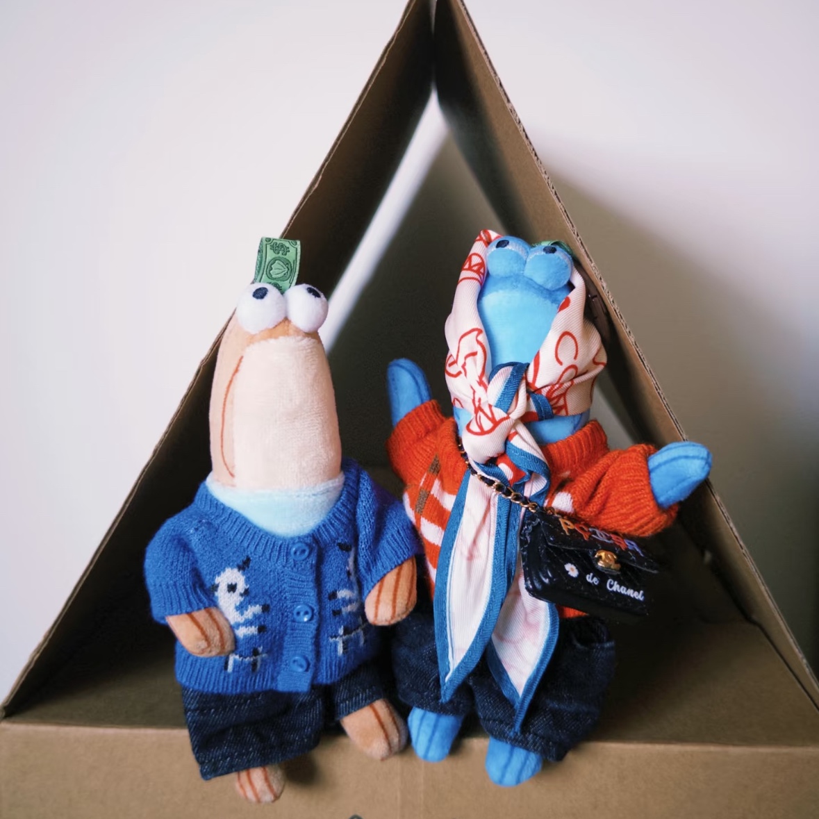Pop Mart Bikini Bottom Buddies Whimsical Plush Sardine (Opened Case) 착용 스타일
