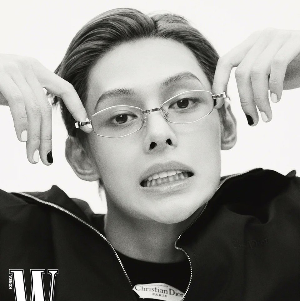 Gentle Monster x Maison Margiela MM218 Silver Clear 착용 스타일