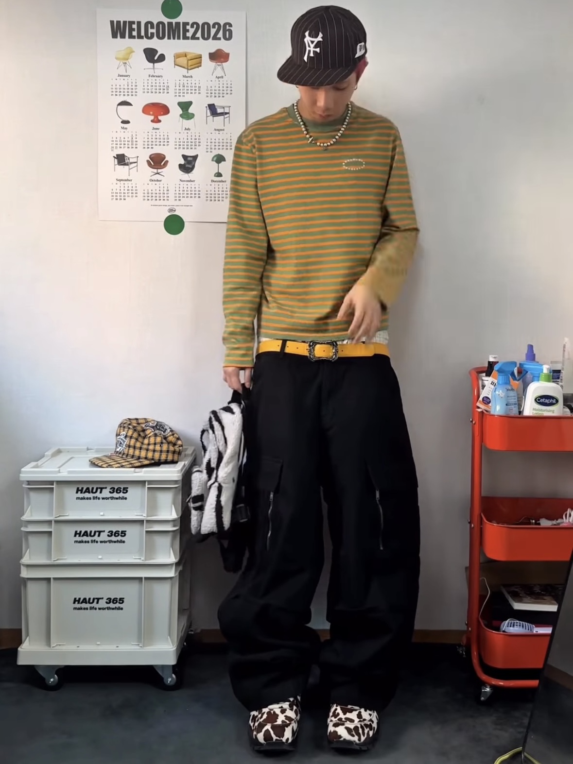 AX CONNECTION Tactical Cargo Washed Wide Denim Pants 착용 스타일 - 2