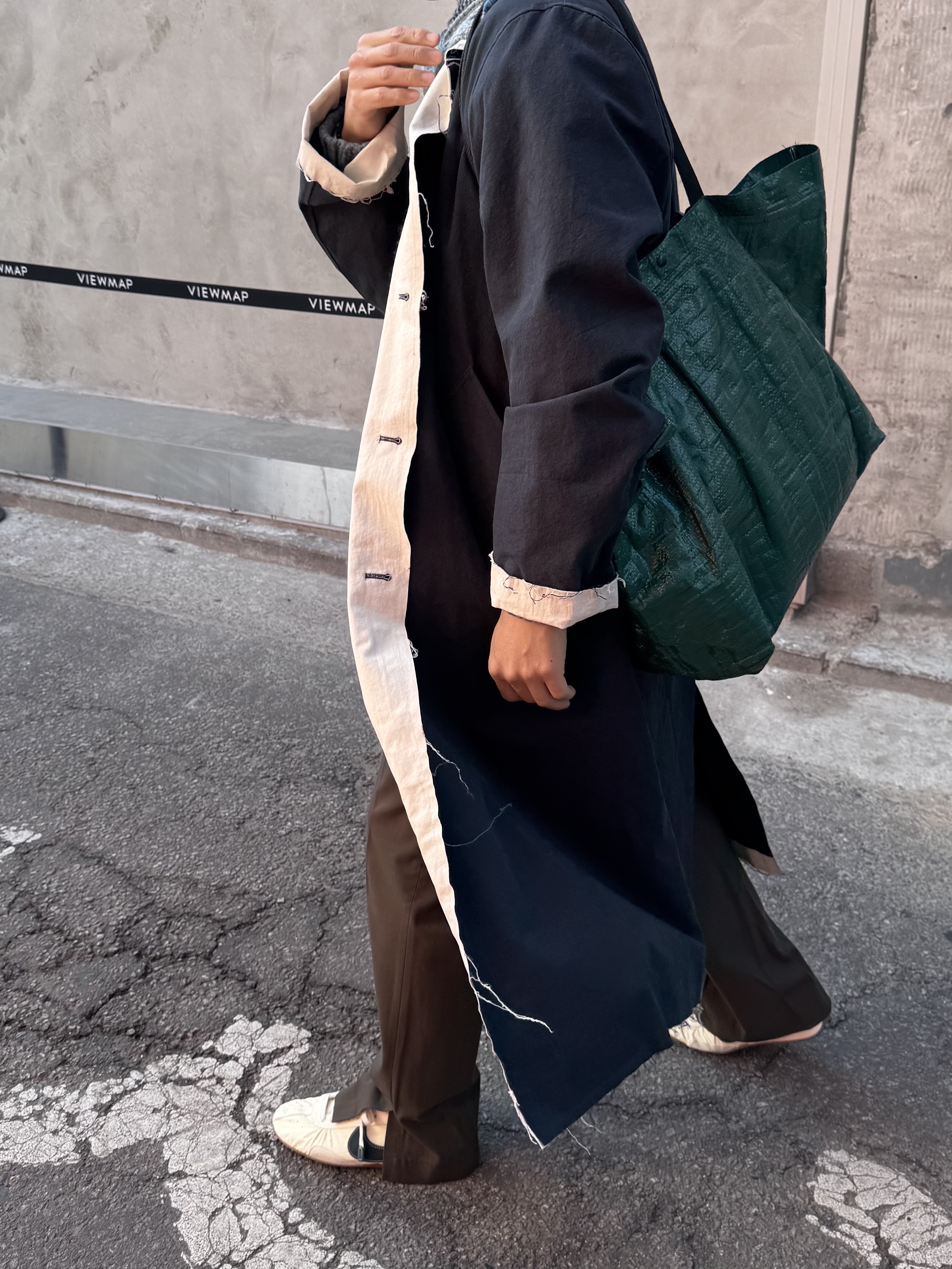 Nike x Jacquemus Moon Shoe SP Alabaster Off Noir 착용 스타일 - 2