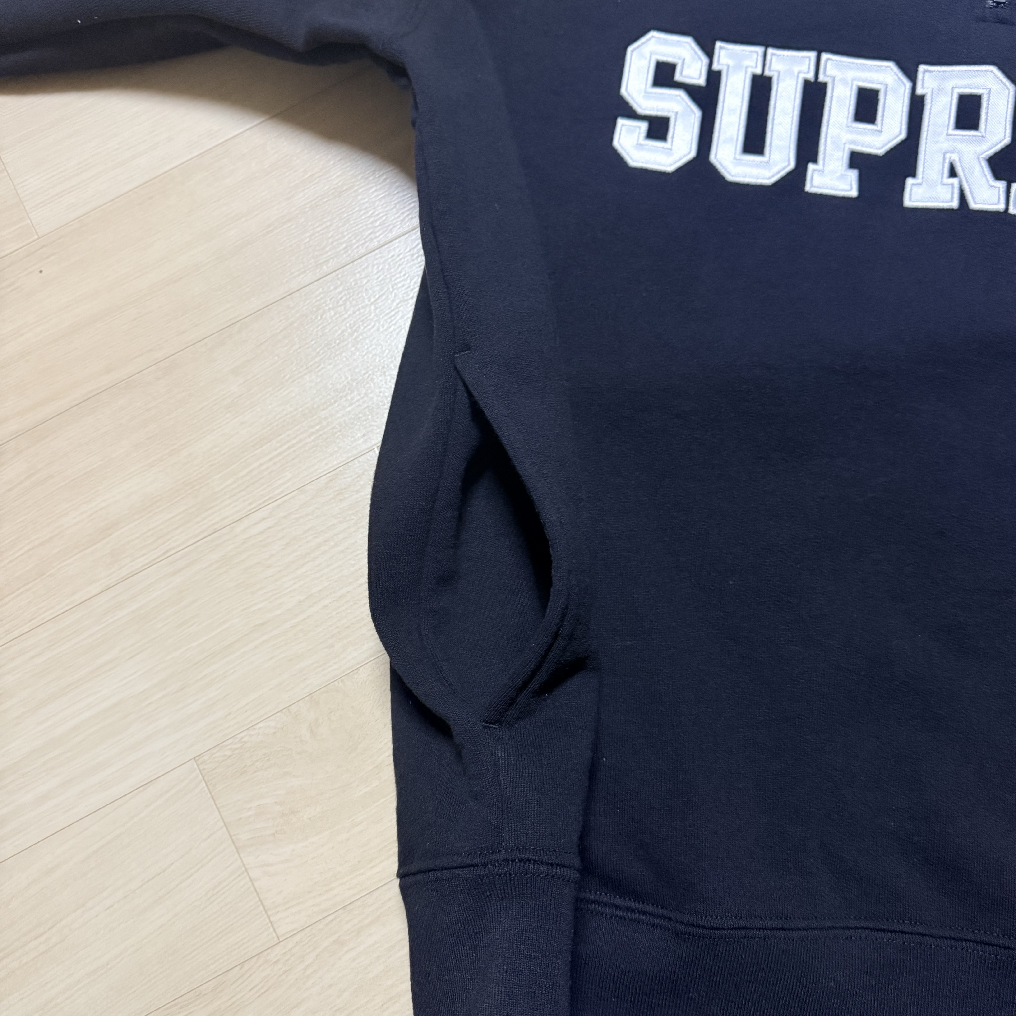 Supreme Shop Flag Half Zip Pullover Black New York - 26SS 착용 스타일 - 4