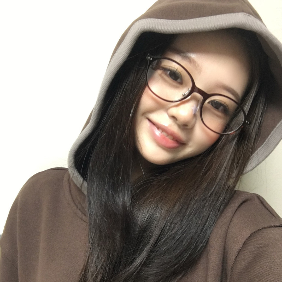 Thevinylhouse Cut Off Hoodie Zip-Up Brown 착용 스타일