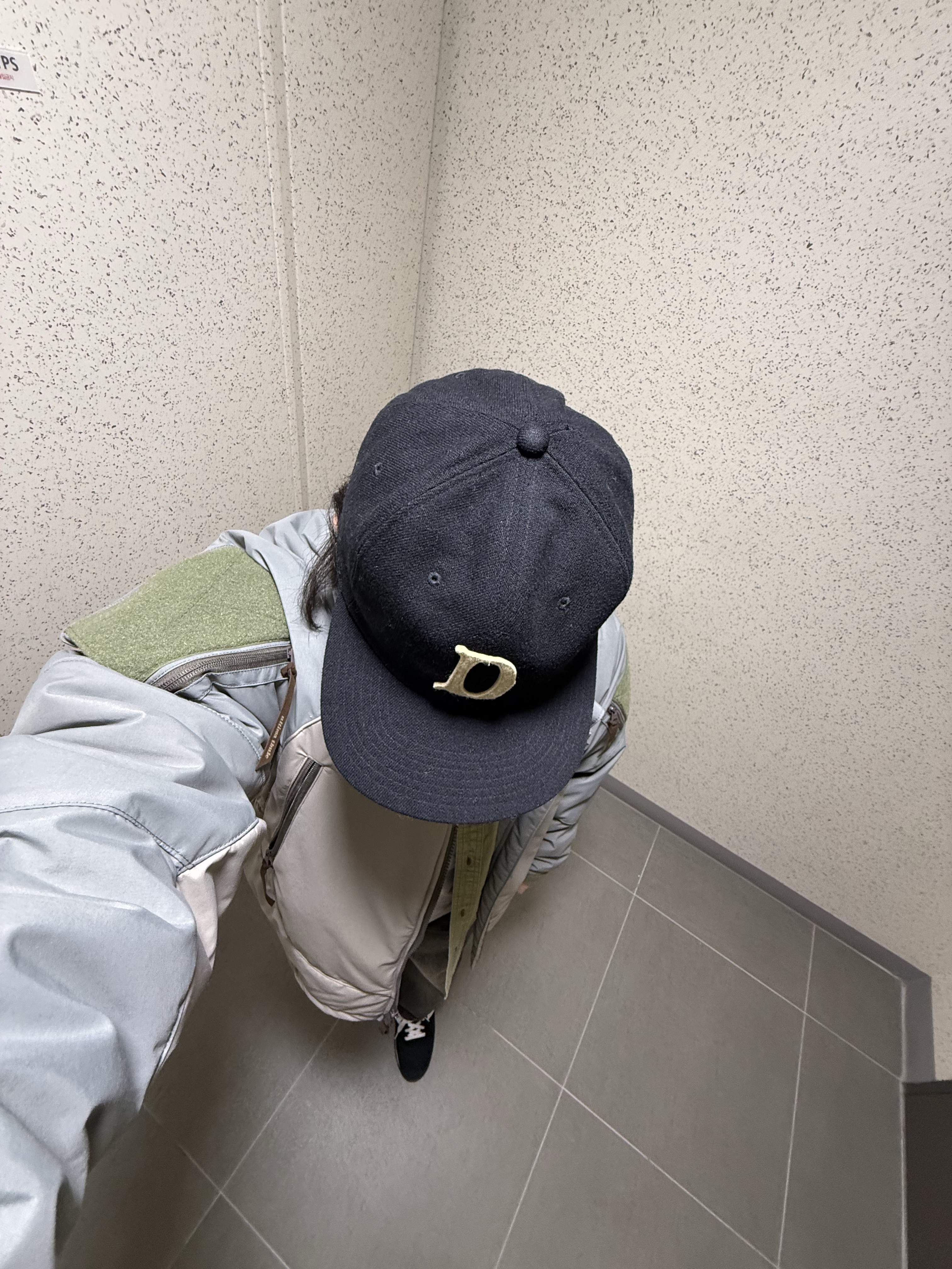 New Balance 990v1 Made in USA Black 착용 스타일 - 3