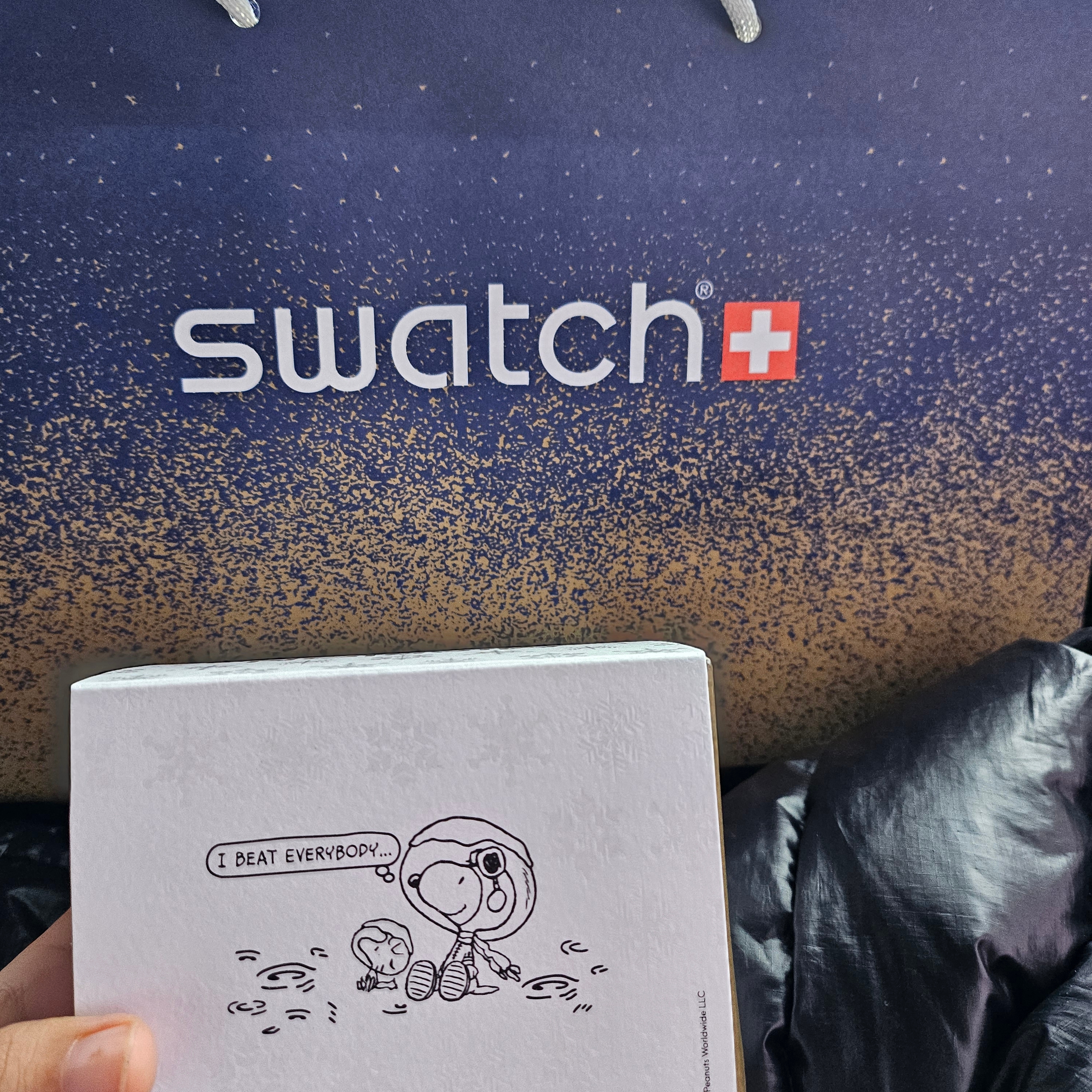 Swatch x Omega x Snoopy Bioceramic Moonswatch Mission To The Earthphase 42mm Moonshine Gold Cold Moon 착용 스타일 - 1