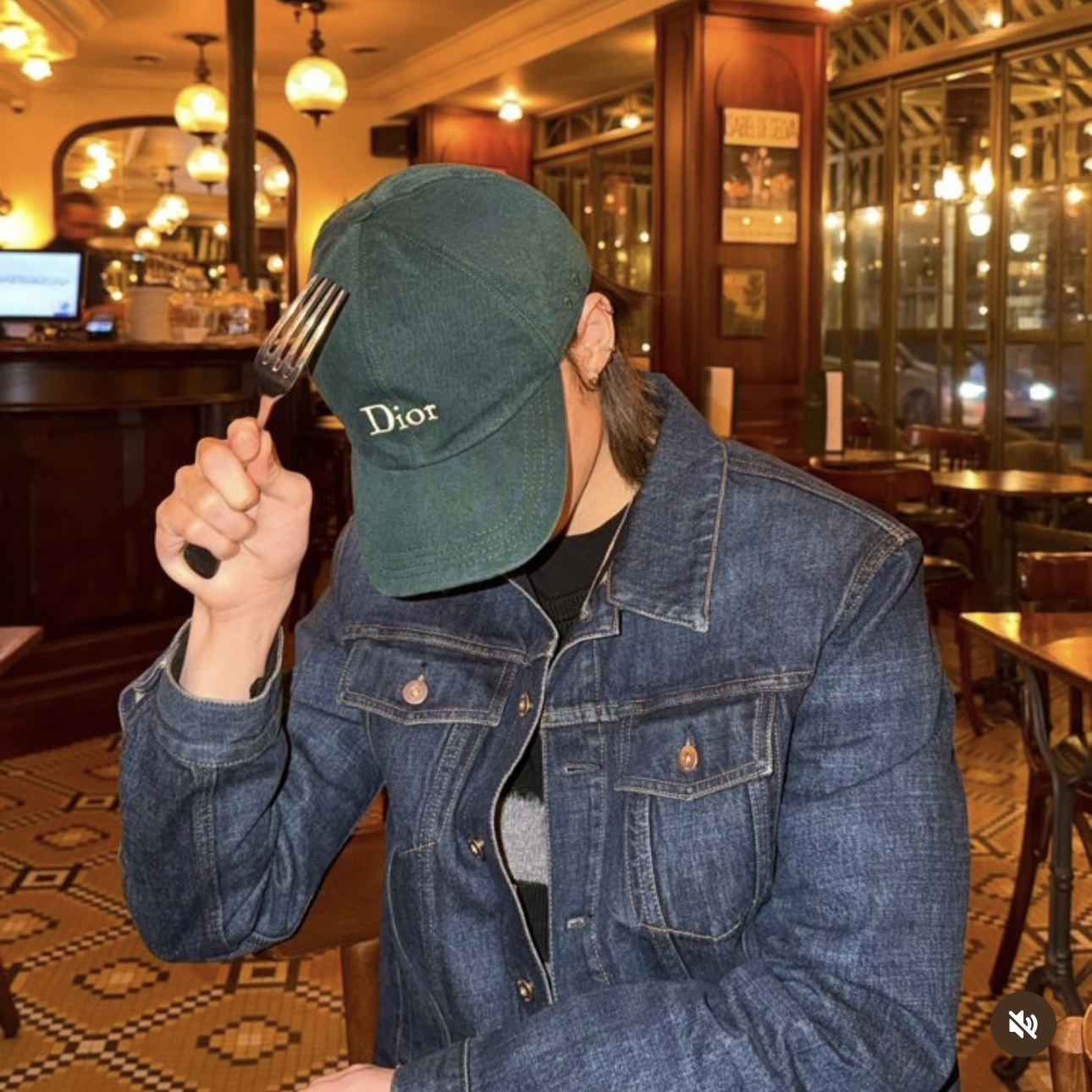 Dior Stonewashed Cotton Cap Green 착용 스타일 - 1