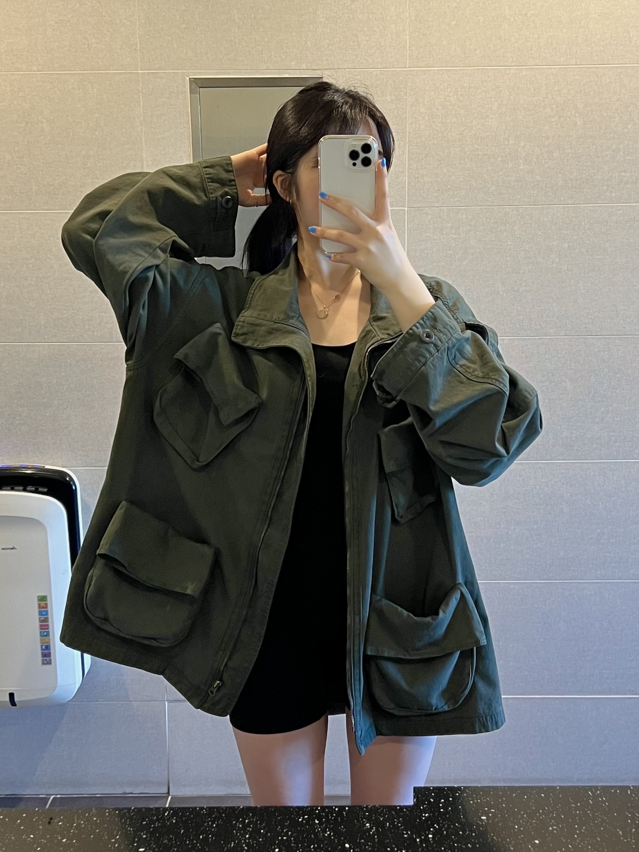 (W) Open Yy Cotton Cargo Pocket Field Jacket Black 착용 스타일