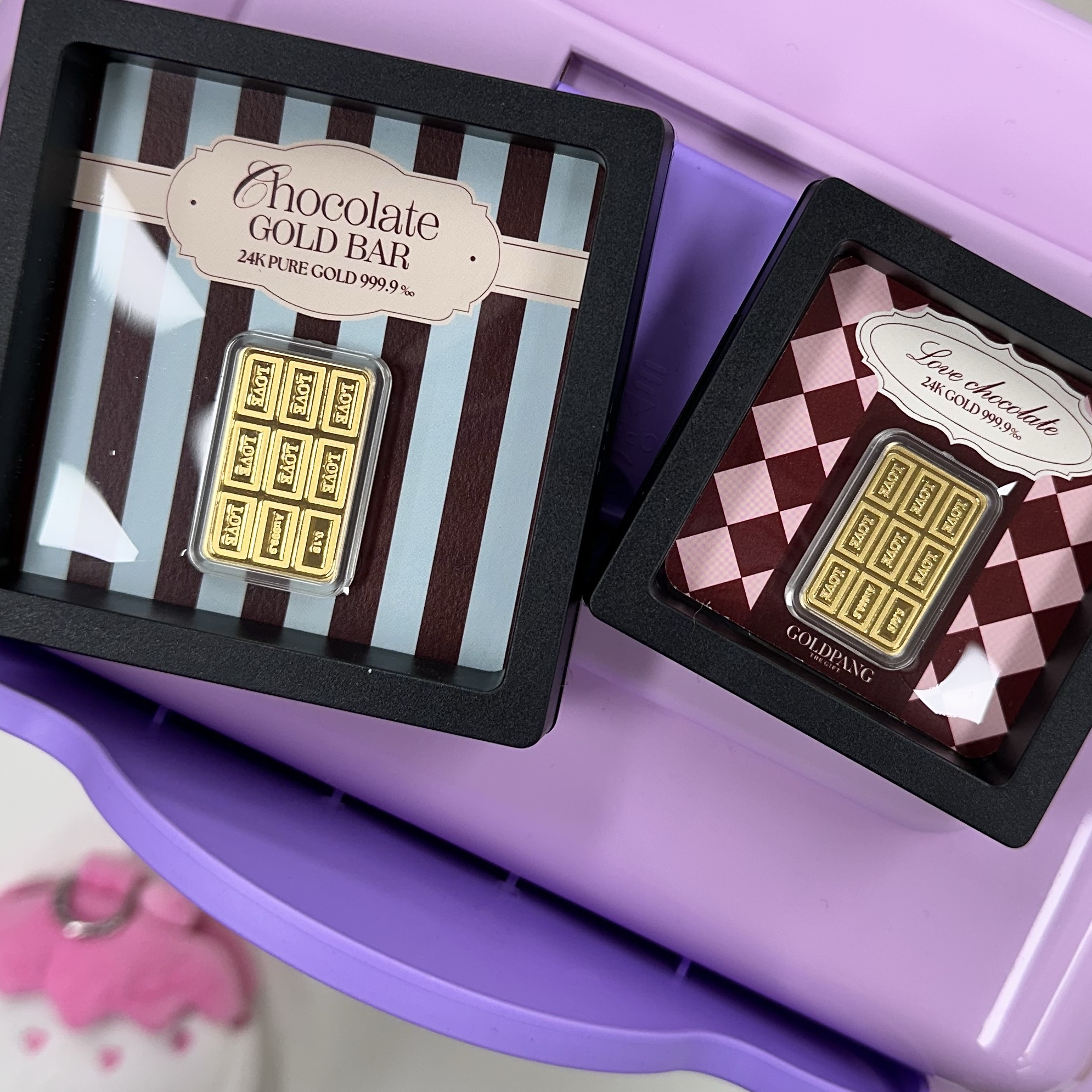 GOLDPANG 24K Sweet Love Chocolate Gold Bar 0.05g, GOLDPANG 24K Sweet Love Chocolate Gold Bar 0.1g 착용 스타일 - 2