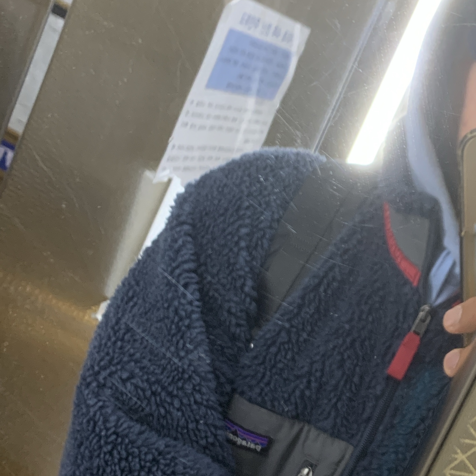Patagonia Classic Retro-X Jacket New Navy Wax Red 착용 스타일