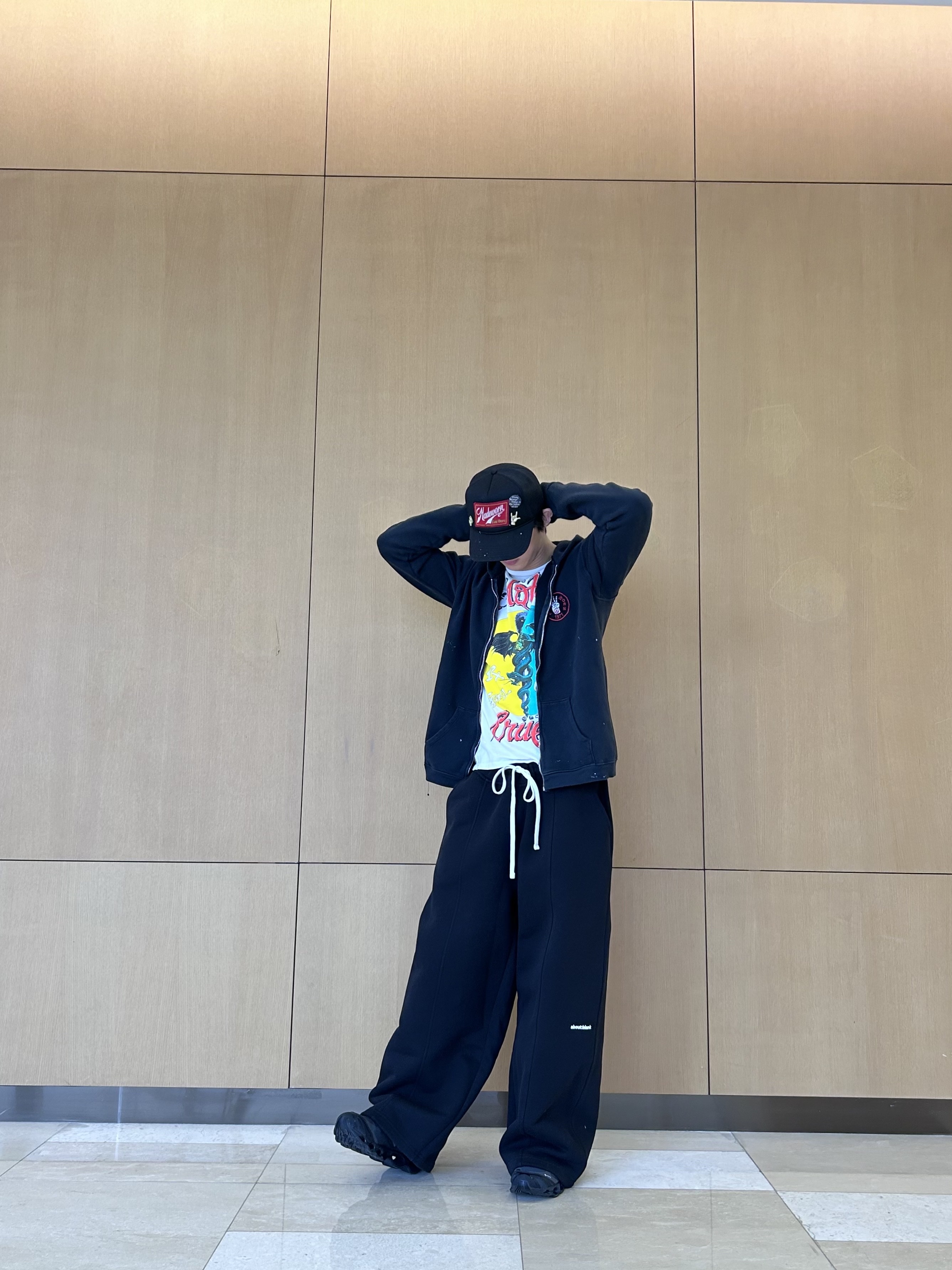 [KREAM 단독] About:Blank Pleated Sweatpant Black Ecru - 26SS 착용 스타일 - 2