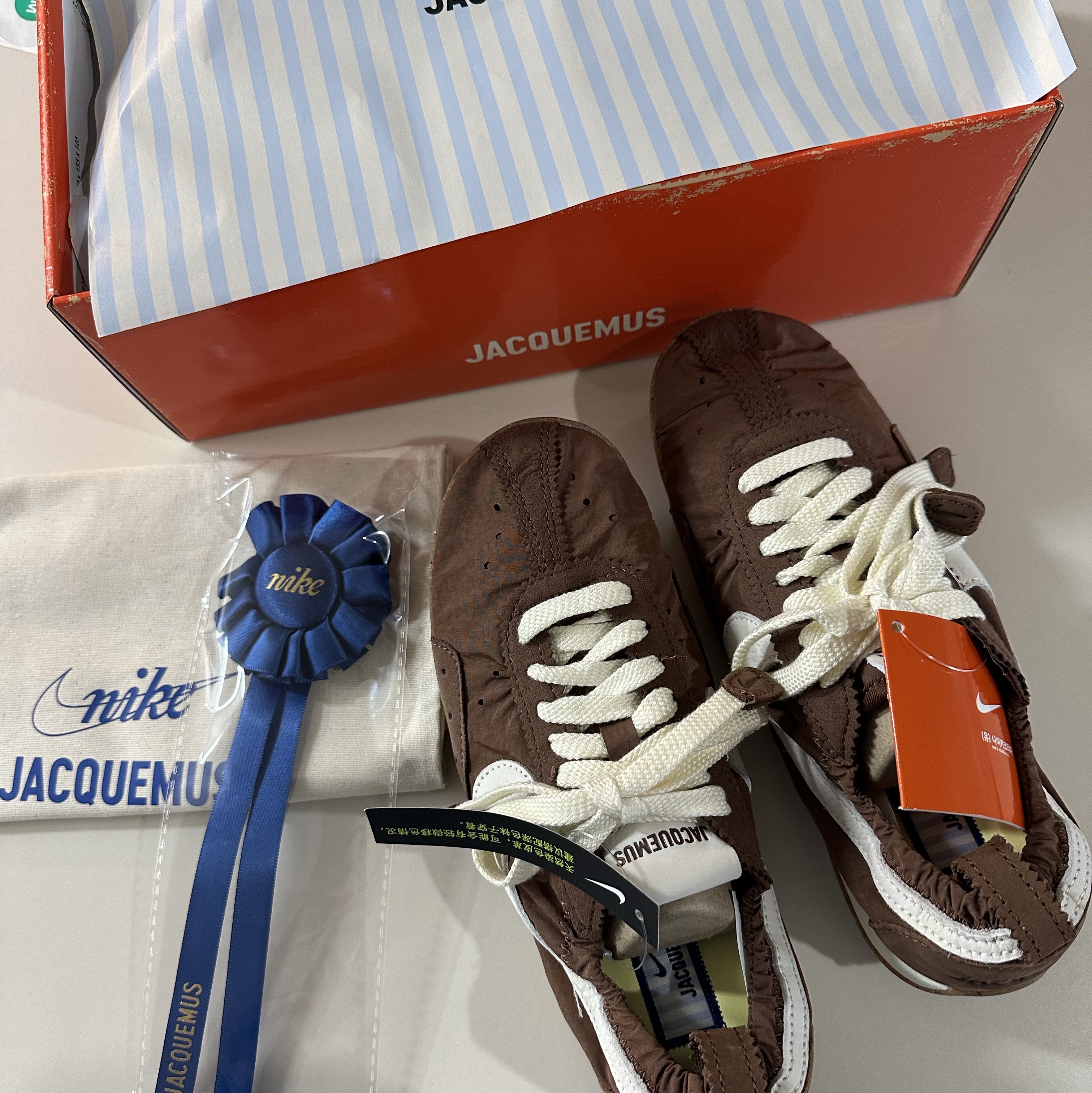 Nike x Jacquemus Moon Shoe SP Fauna Brown Cashmere 착용 스타일 - 1