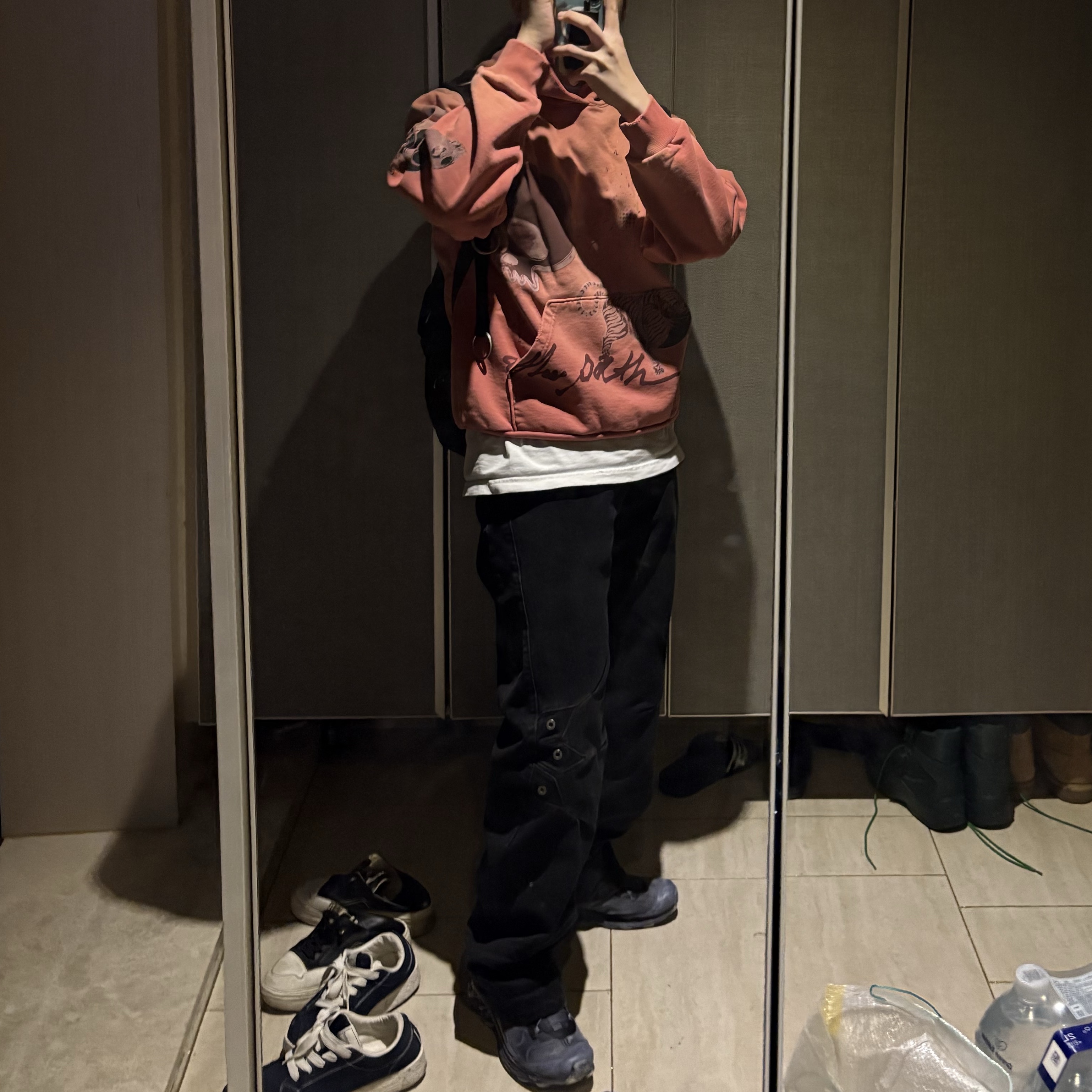 Travis Scott Cactus Jack x Murakami Takashi The Path Hoodie Pink 착용 스타일