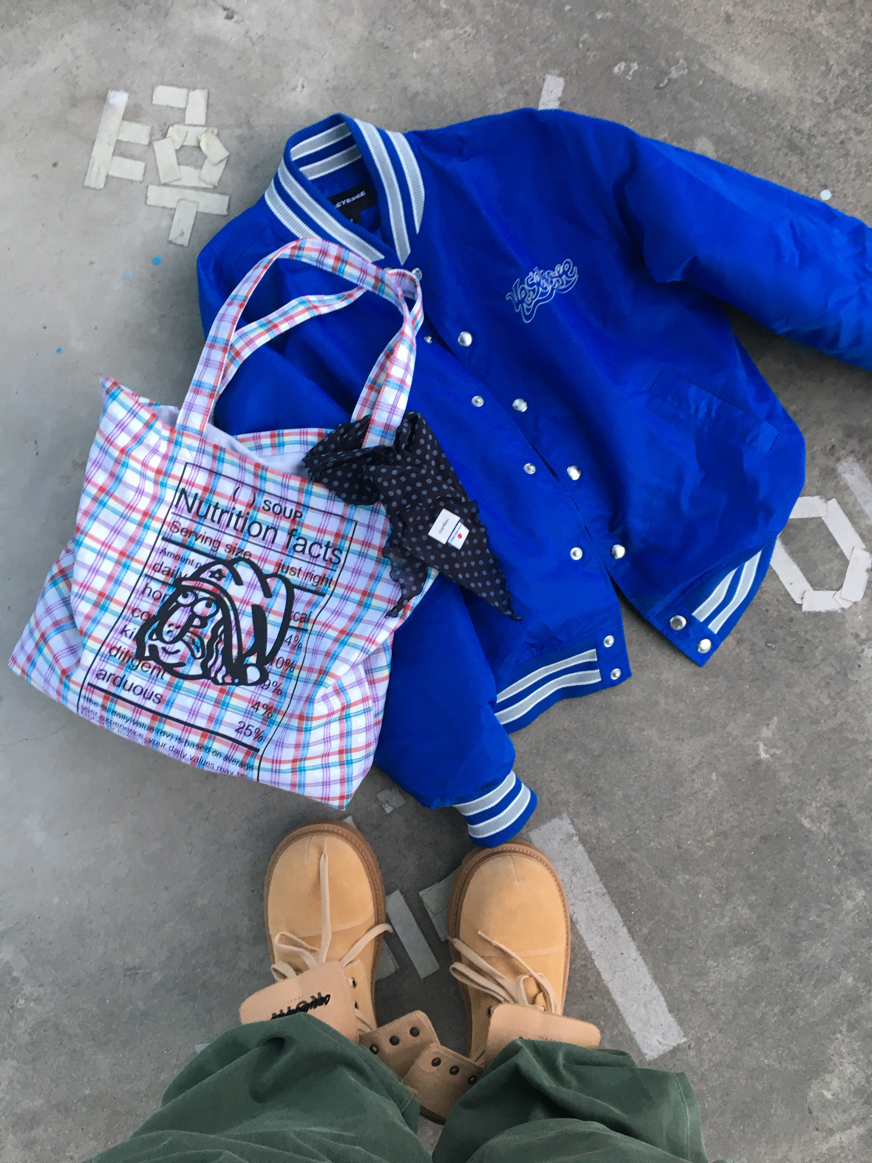 [더블적립] YESEYESEE Y.E.S Team Stadium Jacket Blue, [더블적립] YESEYESEE Flower Rivet Denim Pants Khaki Green 착용 스타일 - 4