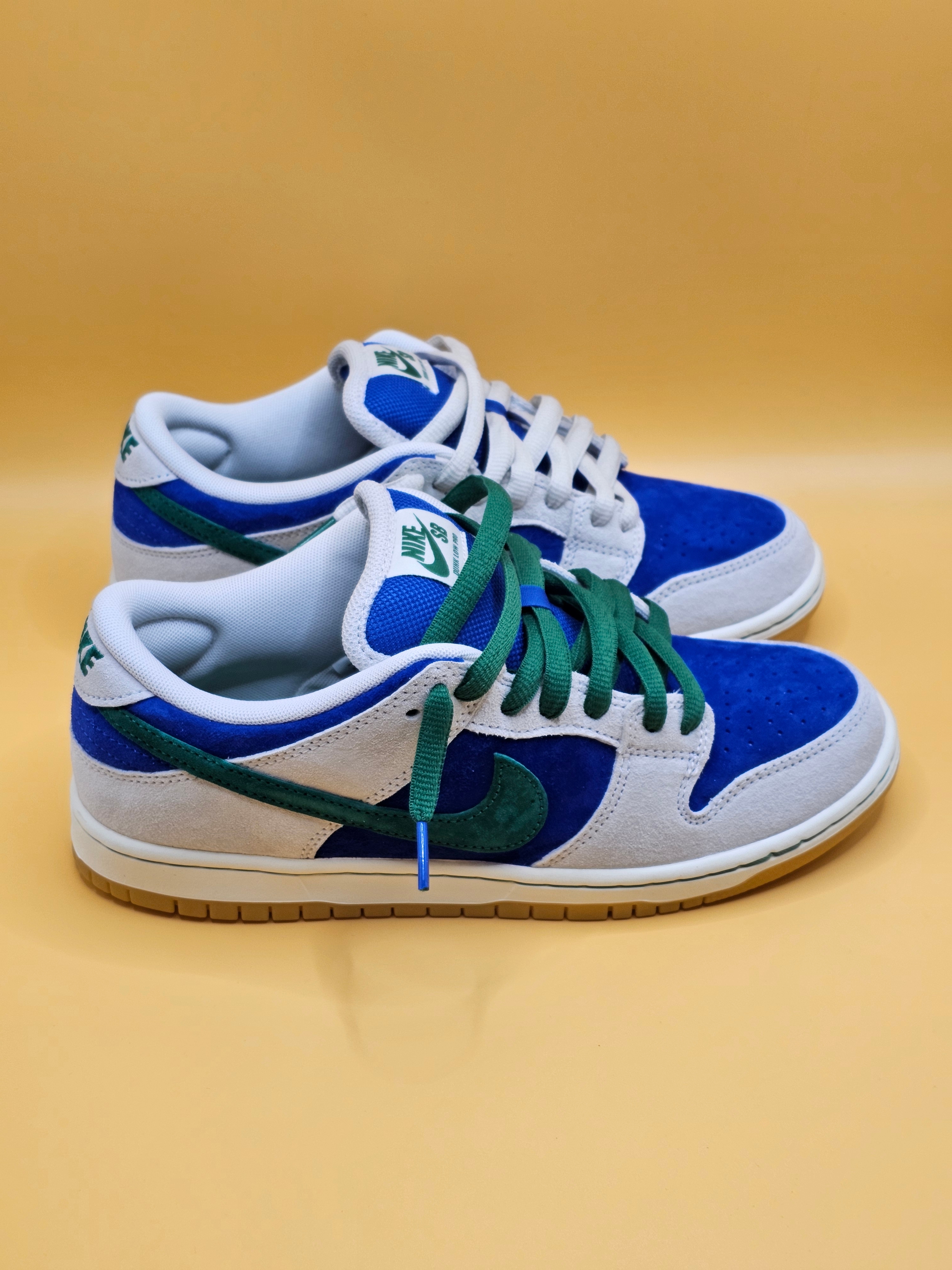 Nike SB Dunk Low Pro Phantom and Hyper Royal 착용 스타일 - 6
