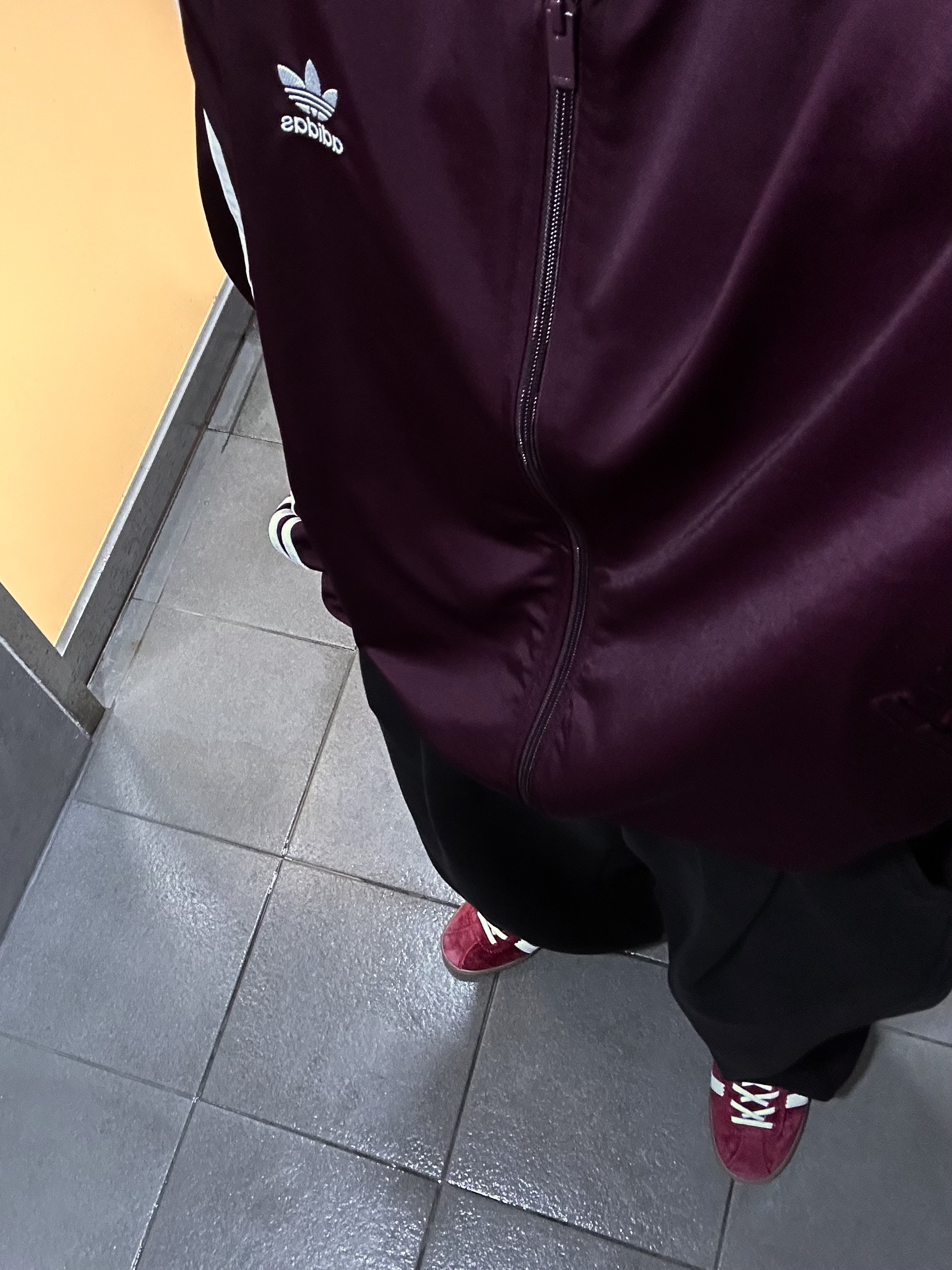Adidas Adicolor Classic Firebird Track Top Maroon - KR Sizing, Adidas Bermuda College Burgundy 착용 스타일
