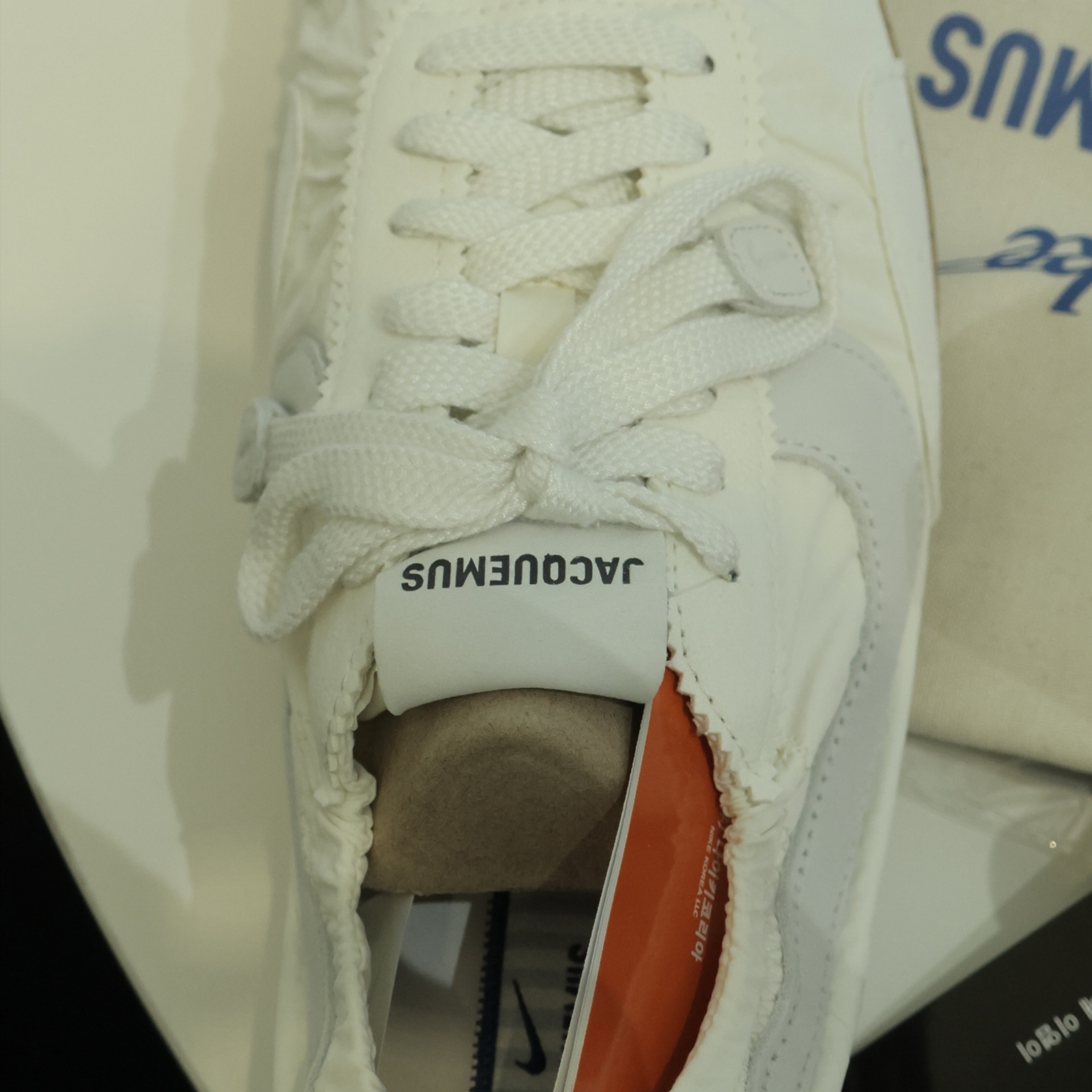 Nike x Jacquemus Moon Shoe SP Soft Pearl Sail 착용 스타일 - 4