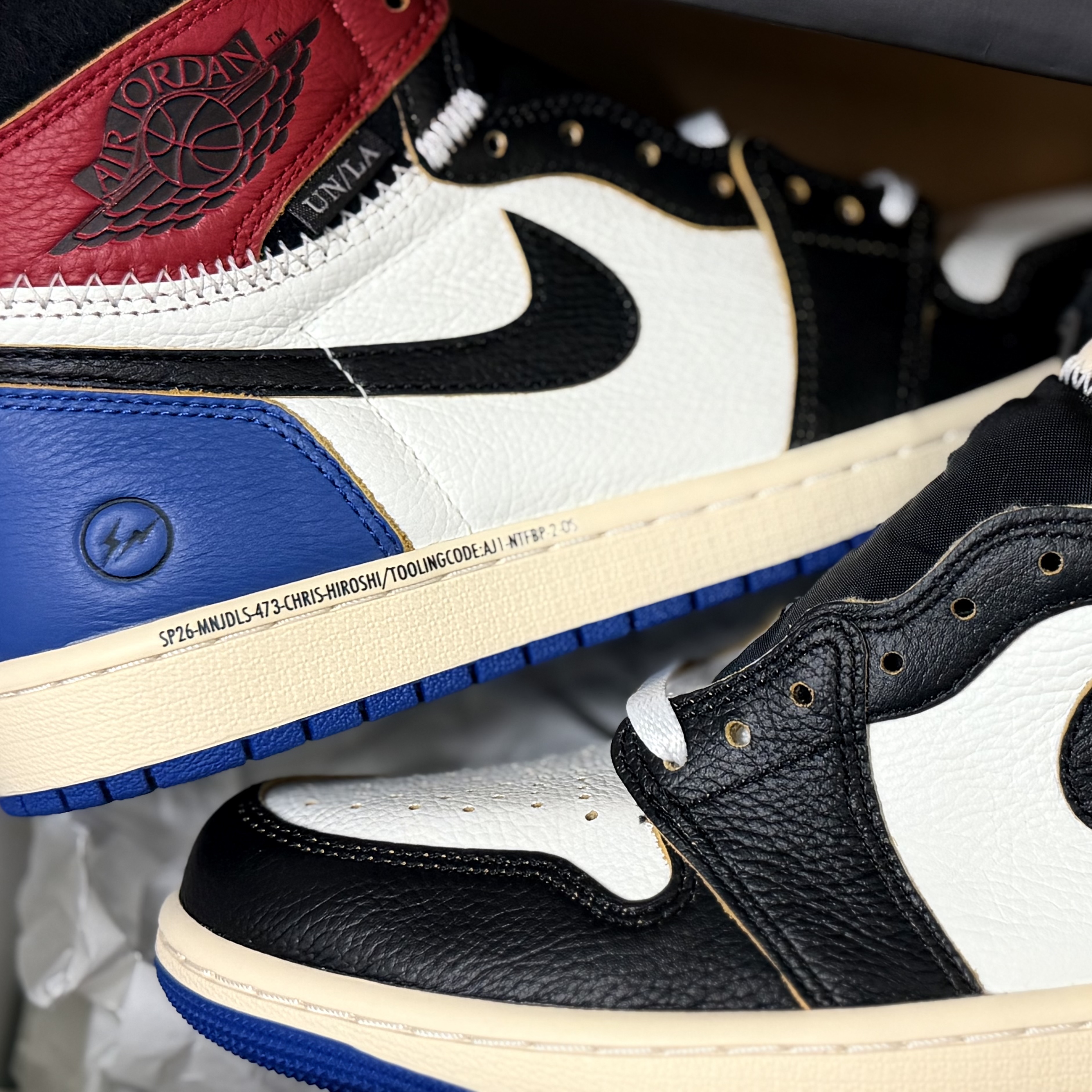 Jordan 1 x Fragment x Union LA Black and Varsity Red 착용 스타일