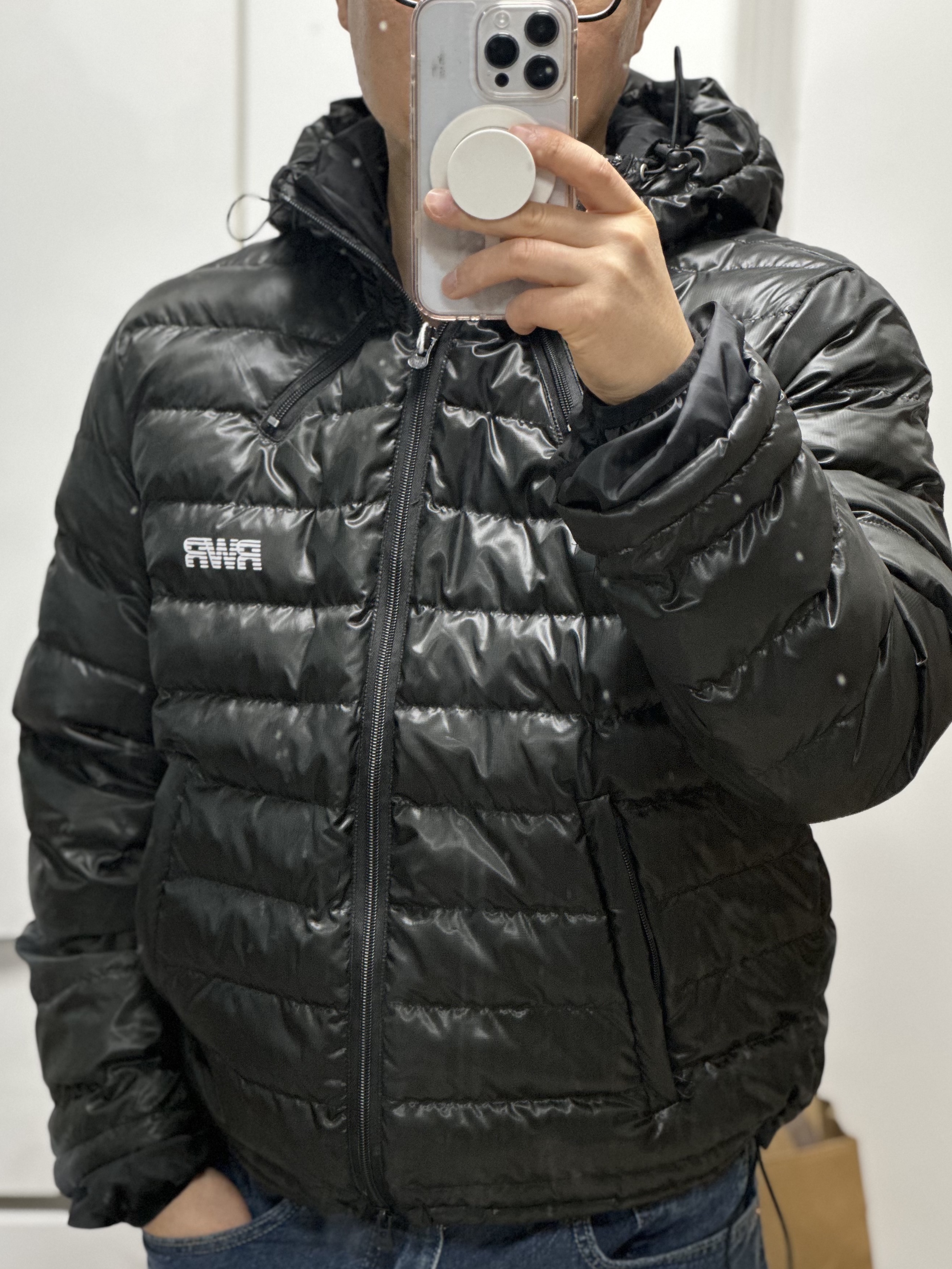 [KREAM 단독] runwhither Lightweight Hoodie Padding Black 착용 스타일