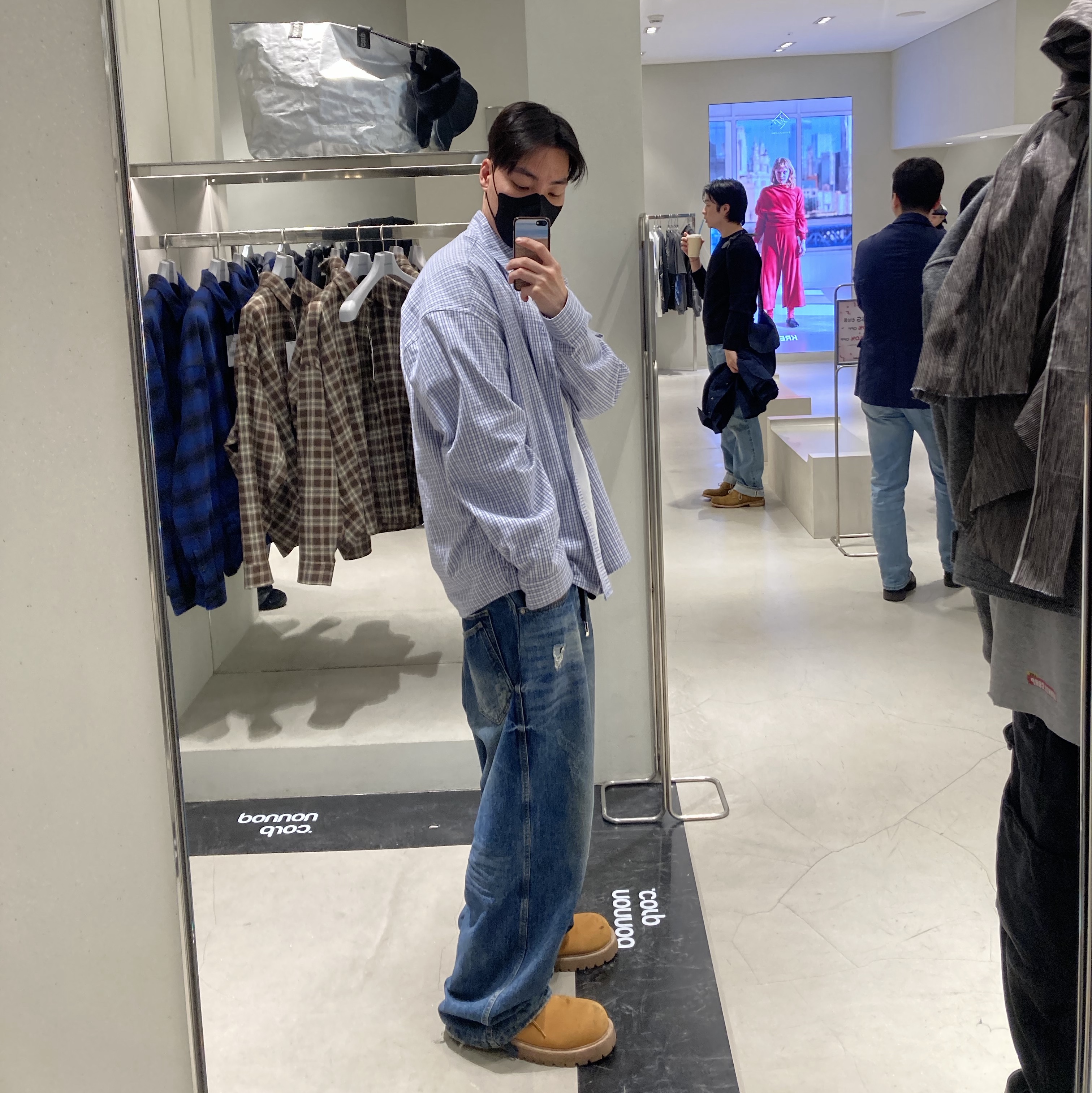 Nonnod Double knee cover pants Vintage black, Nonnod Flexible String Check Shirt Japanese Sky Blue 착용 스타일 - 2