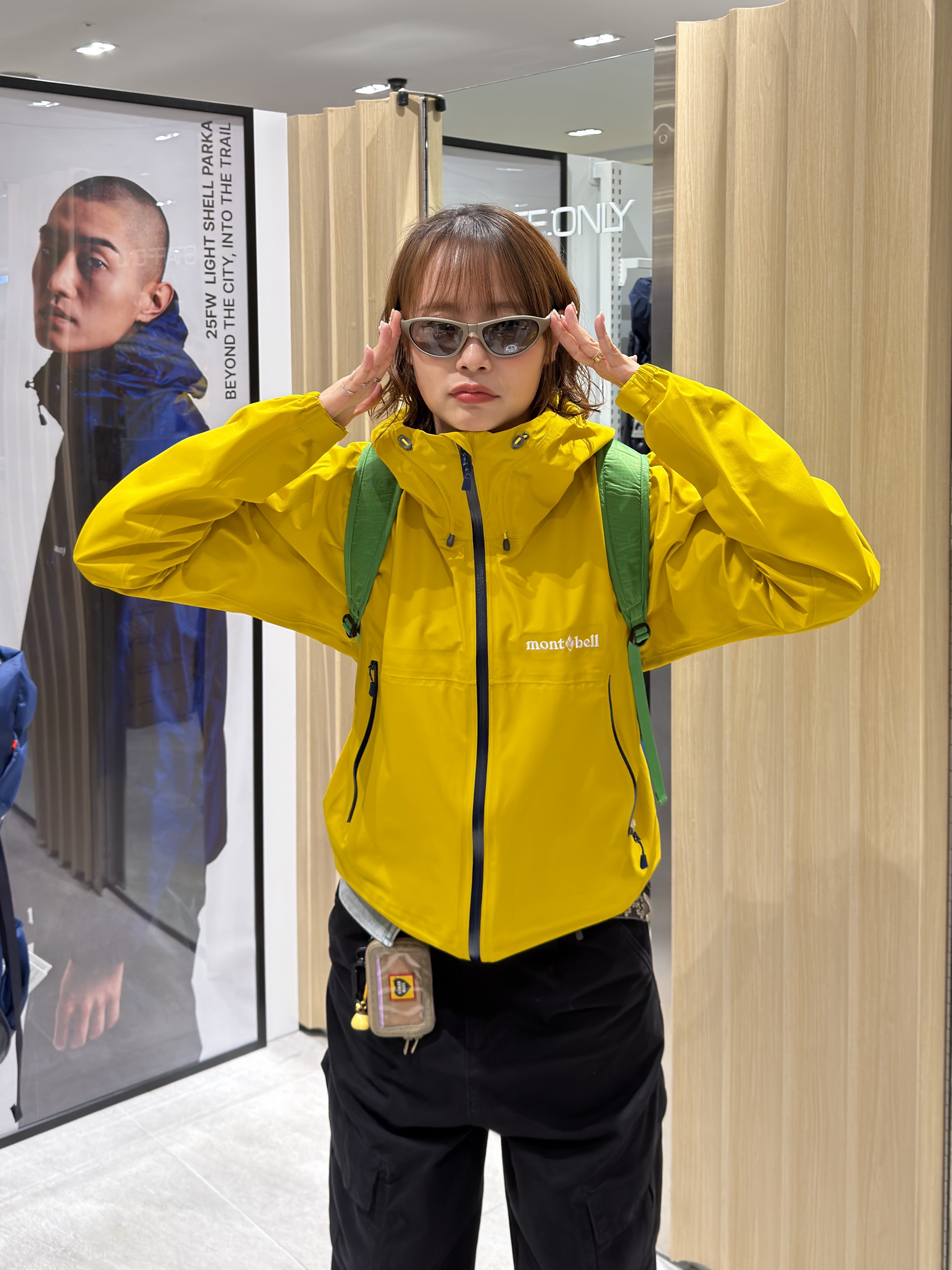 Montbell Polarized Trekking Glasses Silver Light Gray, Human Made Military Card Case Beige 착용 스타일 - 4