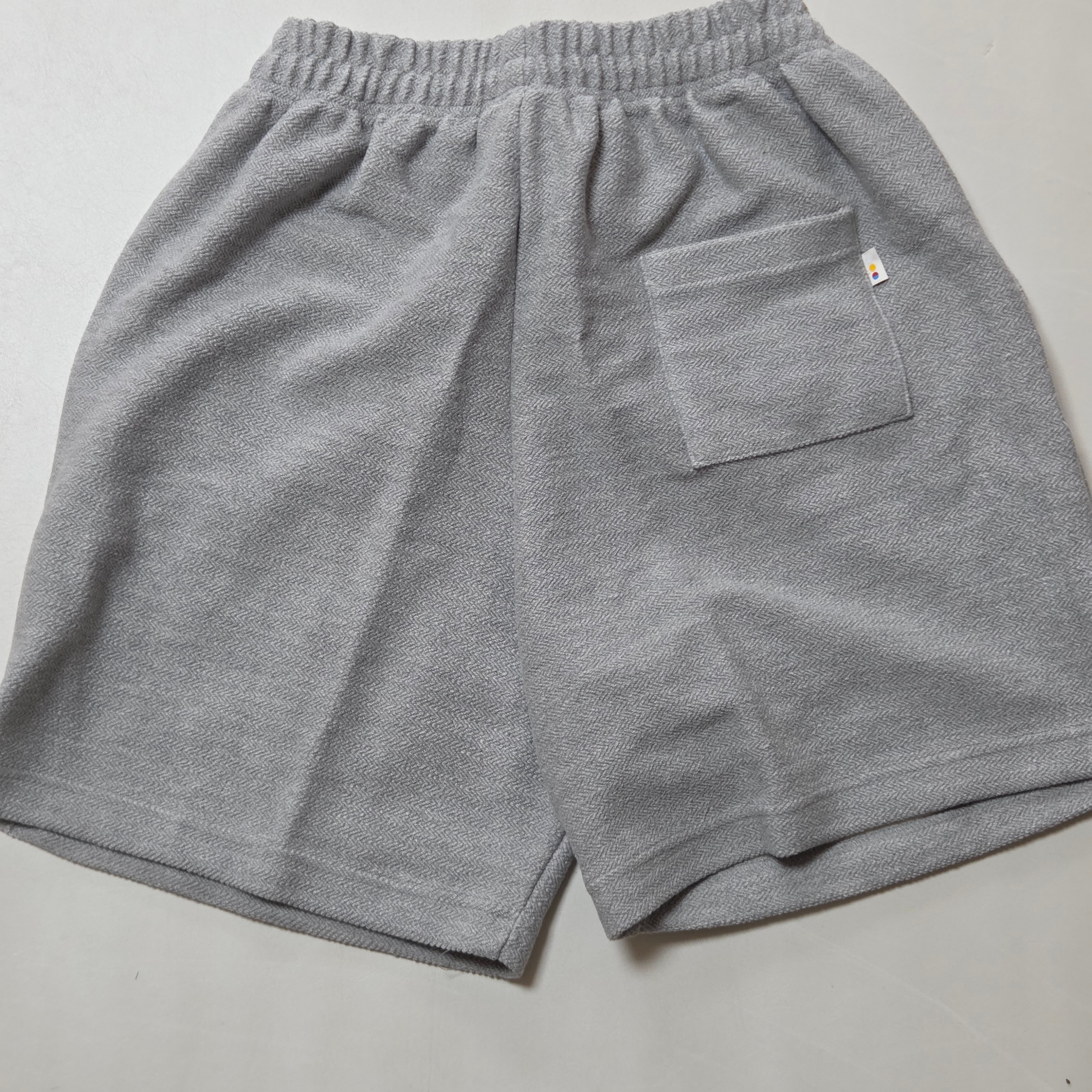 IAB Studio Herringbone Shorts Gray White 착용 스타일 - 2