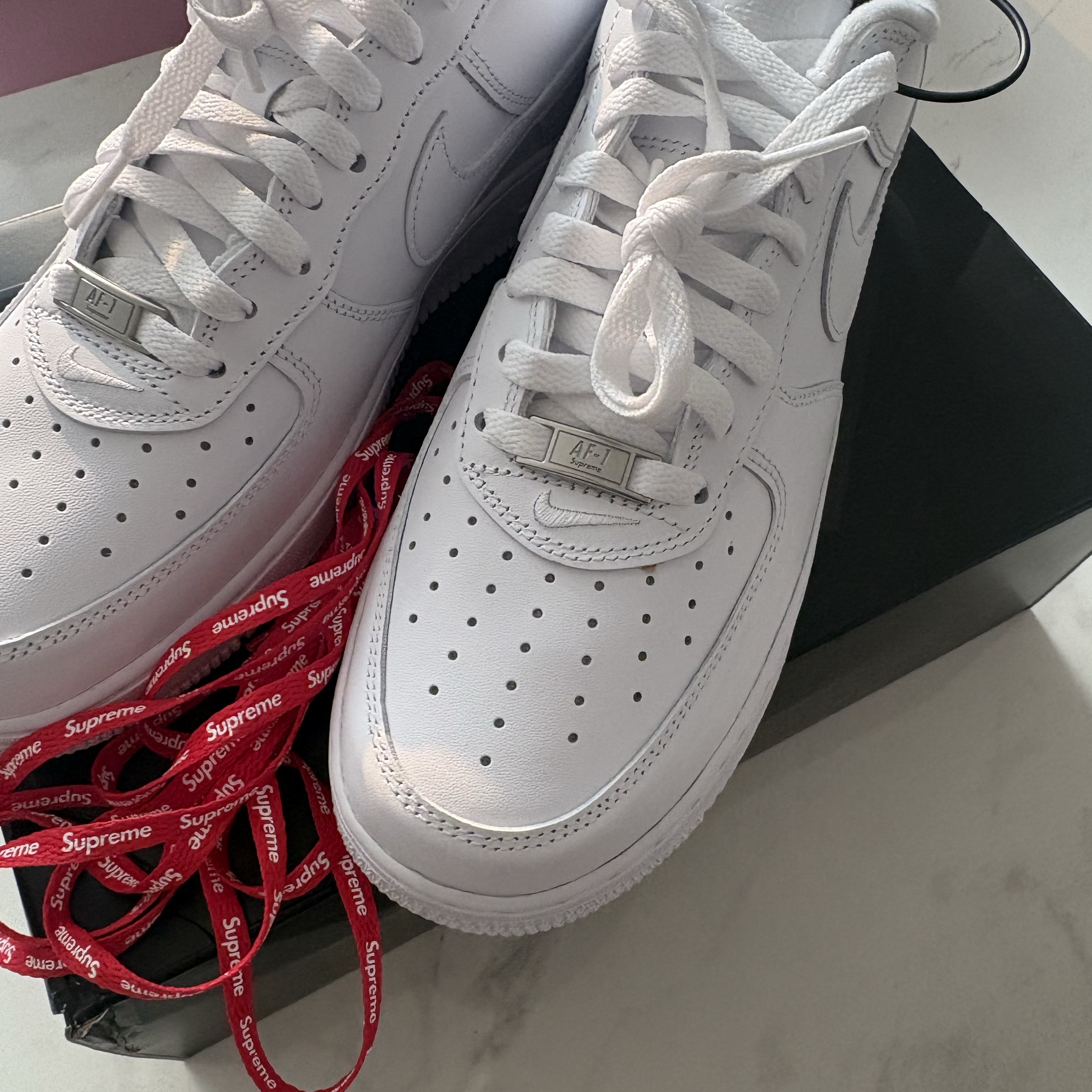 Nike x Supreme Air Force 1 Low White, Adidas Waffle Beckenbauer Track Top Wonder White - KR Sizing 착용 스타일 - 1