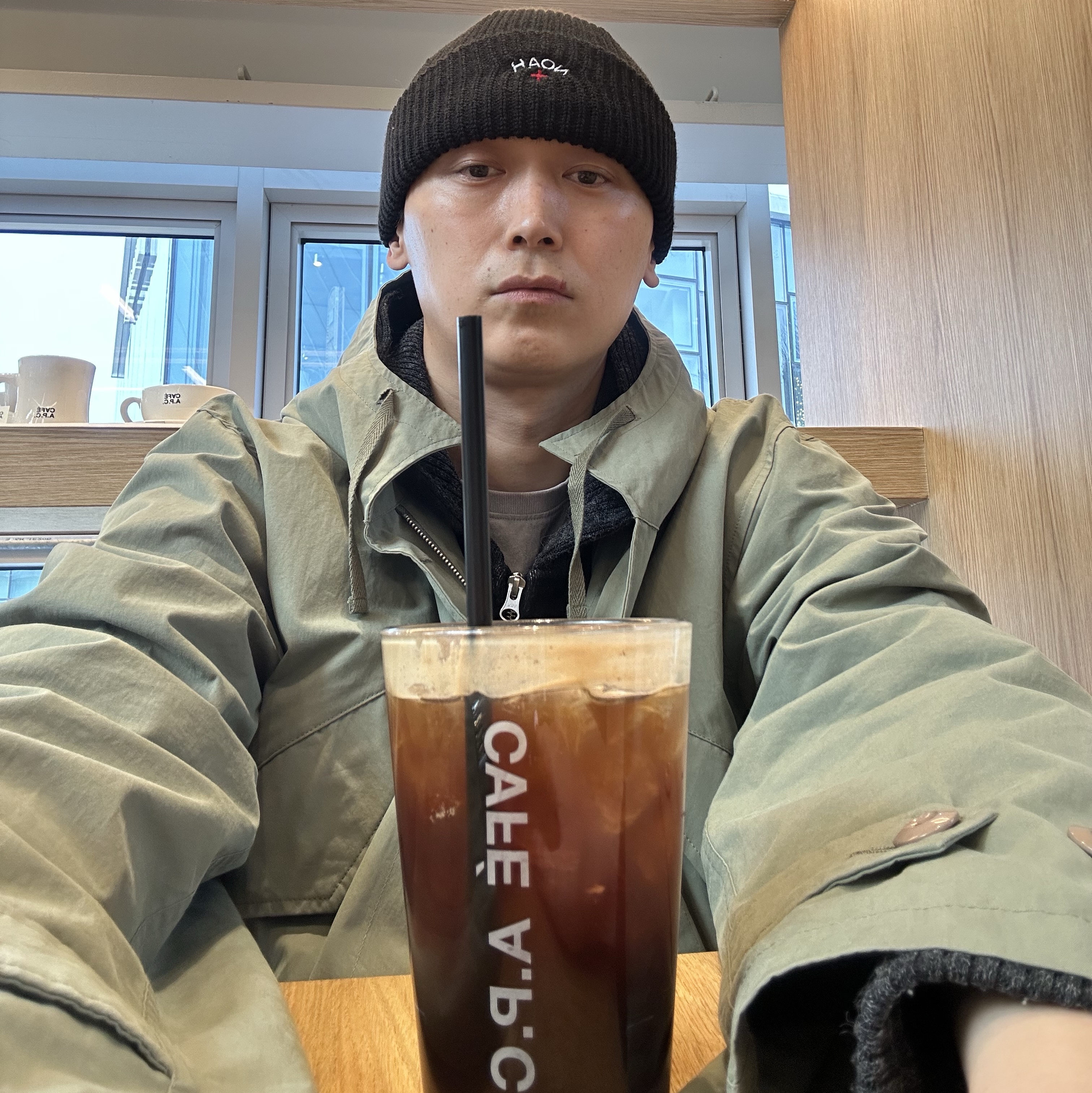 Noah Core Logo Beanie Black 착용 스타일 - 2