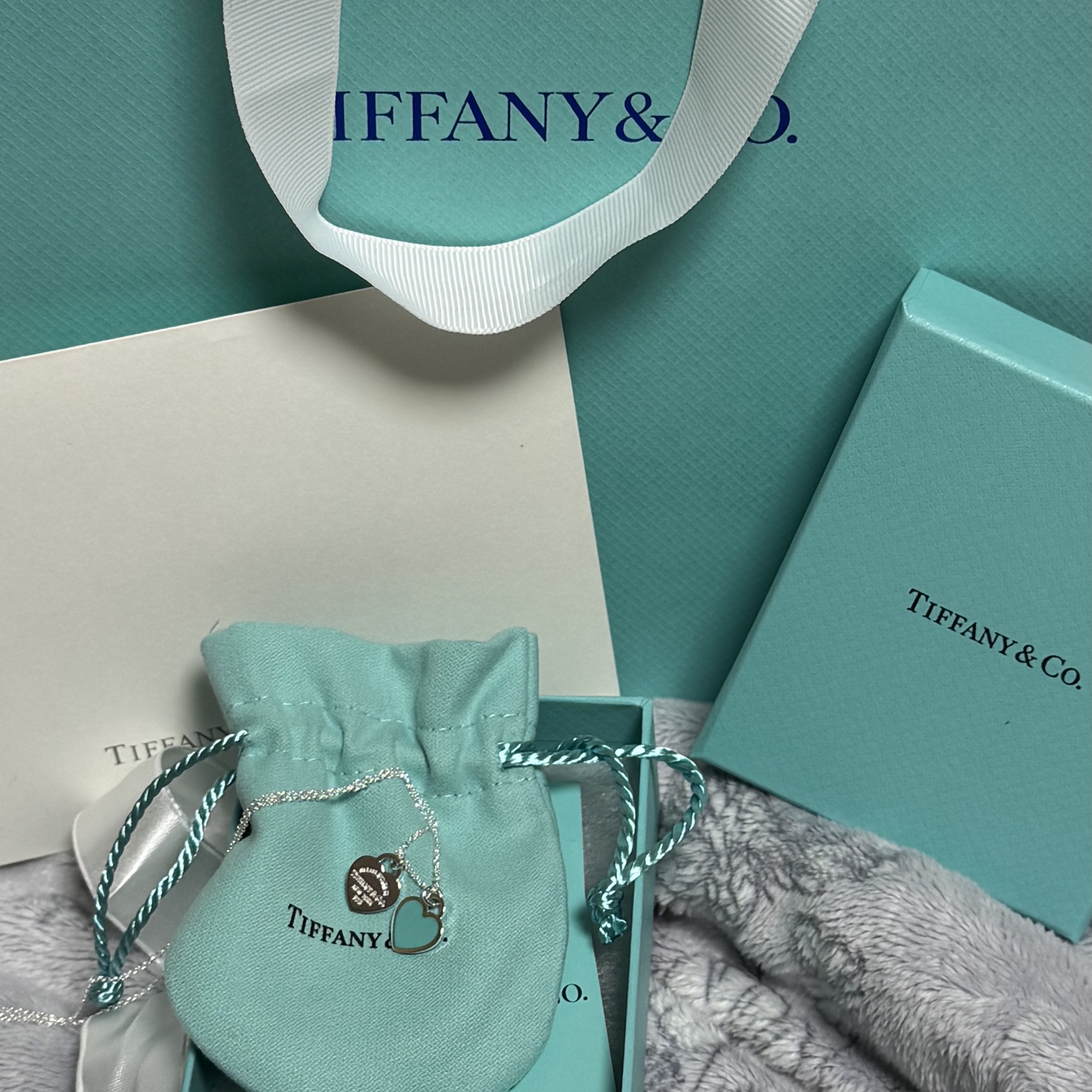 Tiffany & Co. Return To Tiffany Blue Double Heart Tag Pendant Mini Silver 착용 스타일