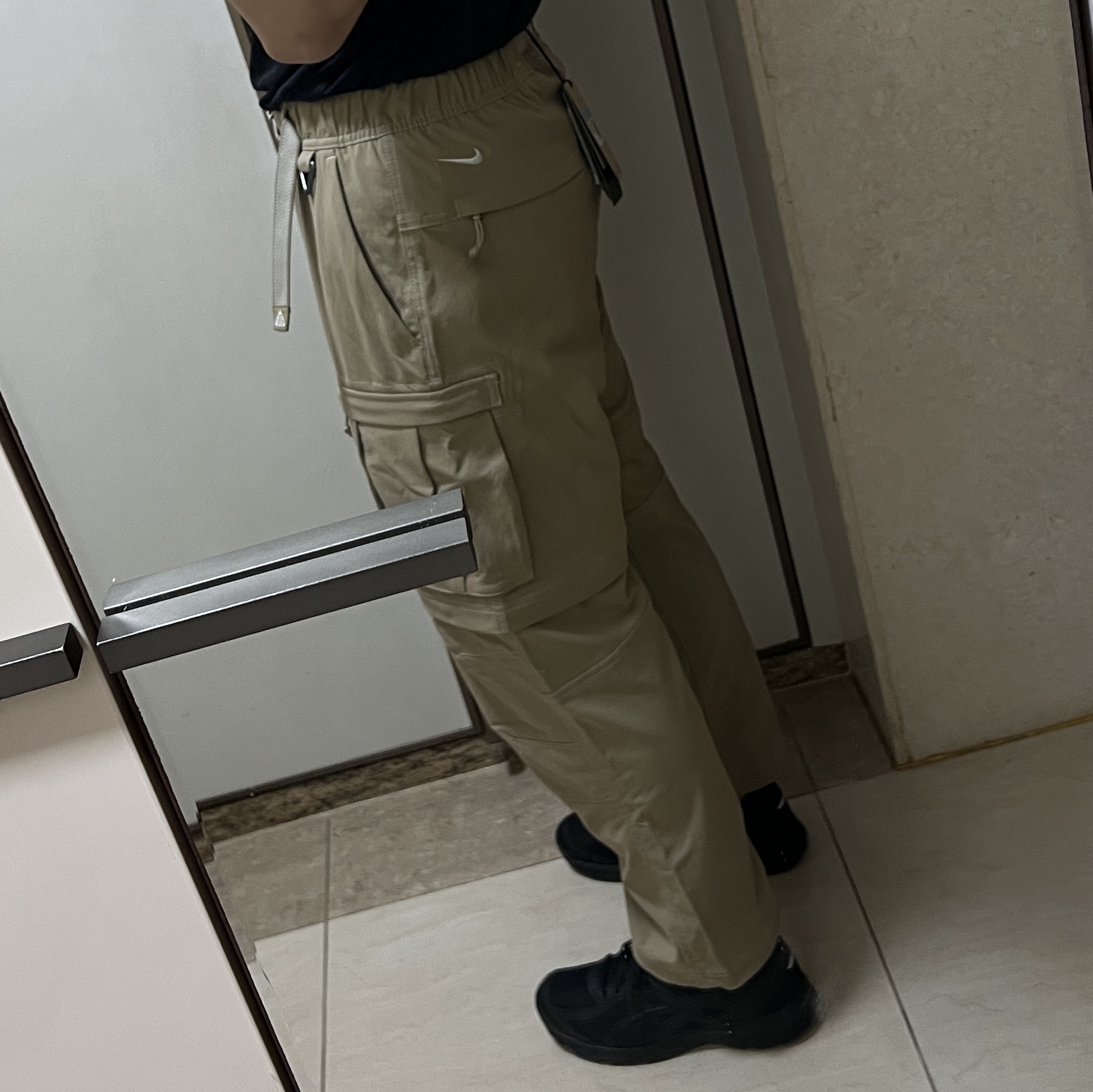 Nike ACG Smith Summit Cargo Pants Khaki Iron Ore - Asia 착용 스타일 - 6