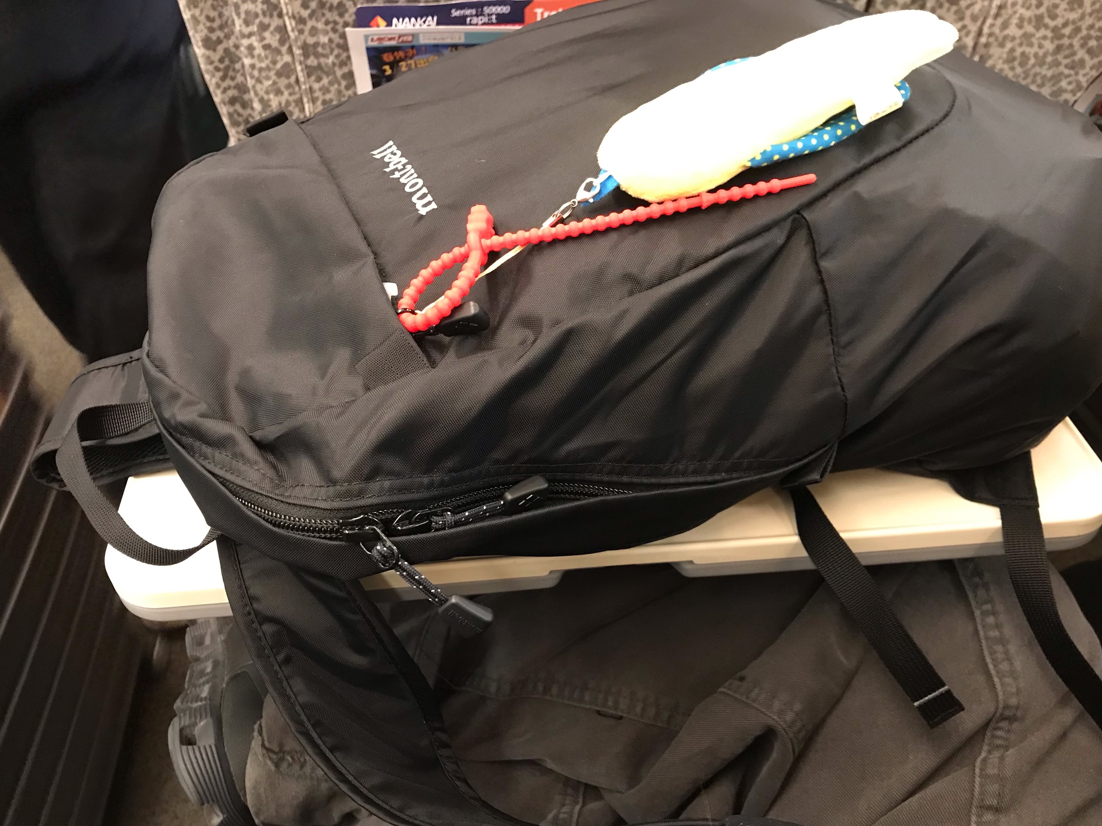 Montbell Pocketable Daypack 15 Black 착용 스타일 - 1