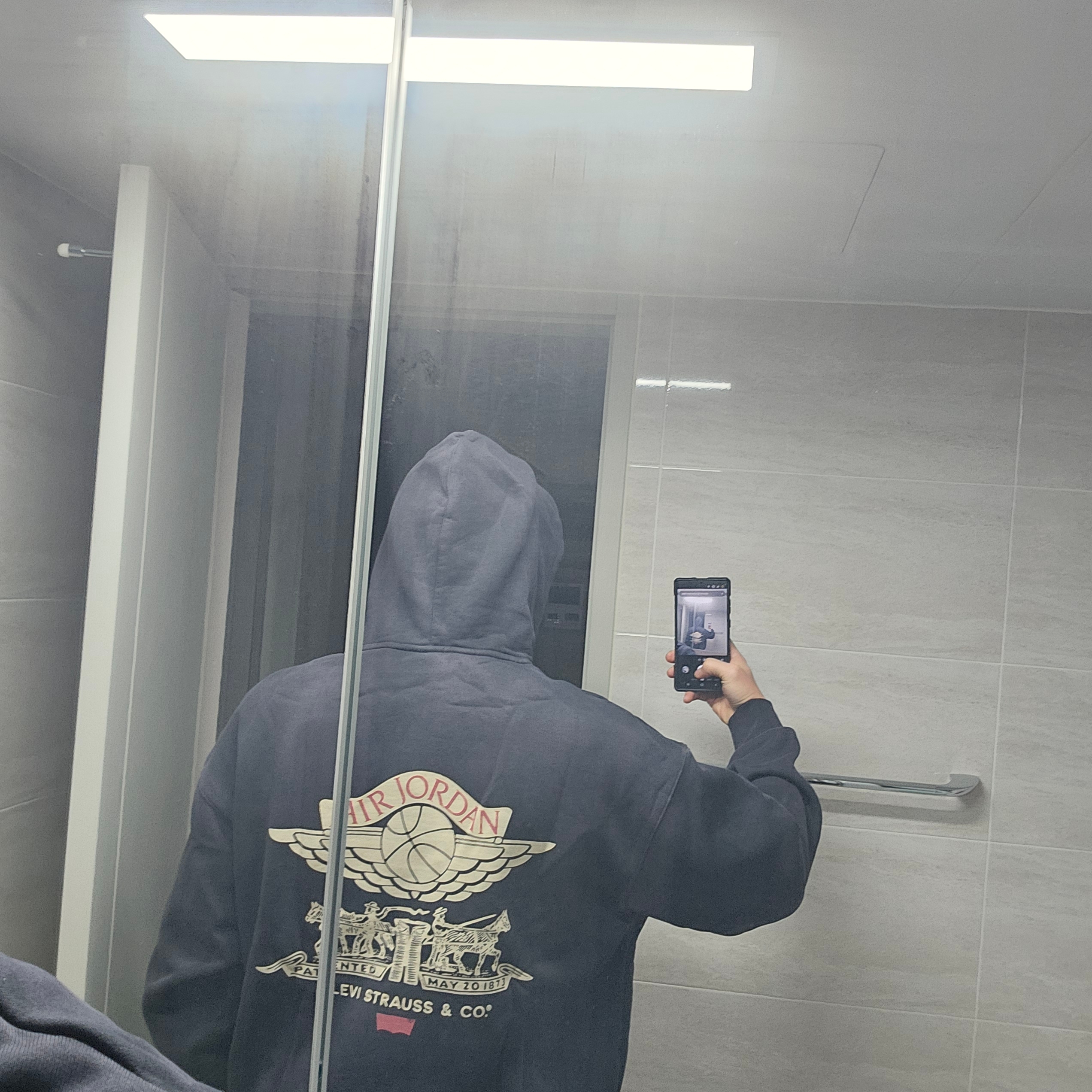 Jordan x Levi's Full Zip Hoodie Black (IM6734-010) 착용 스타일 - 1