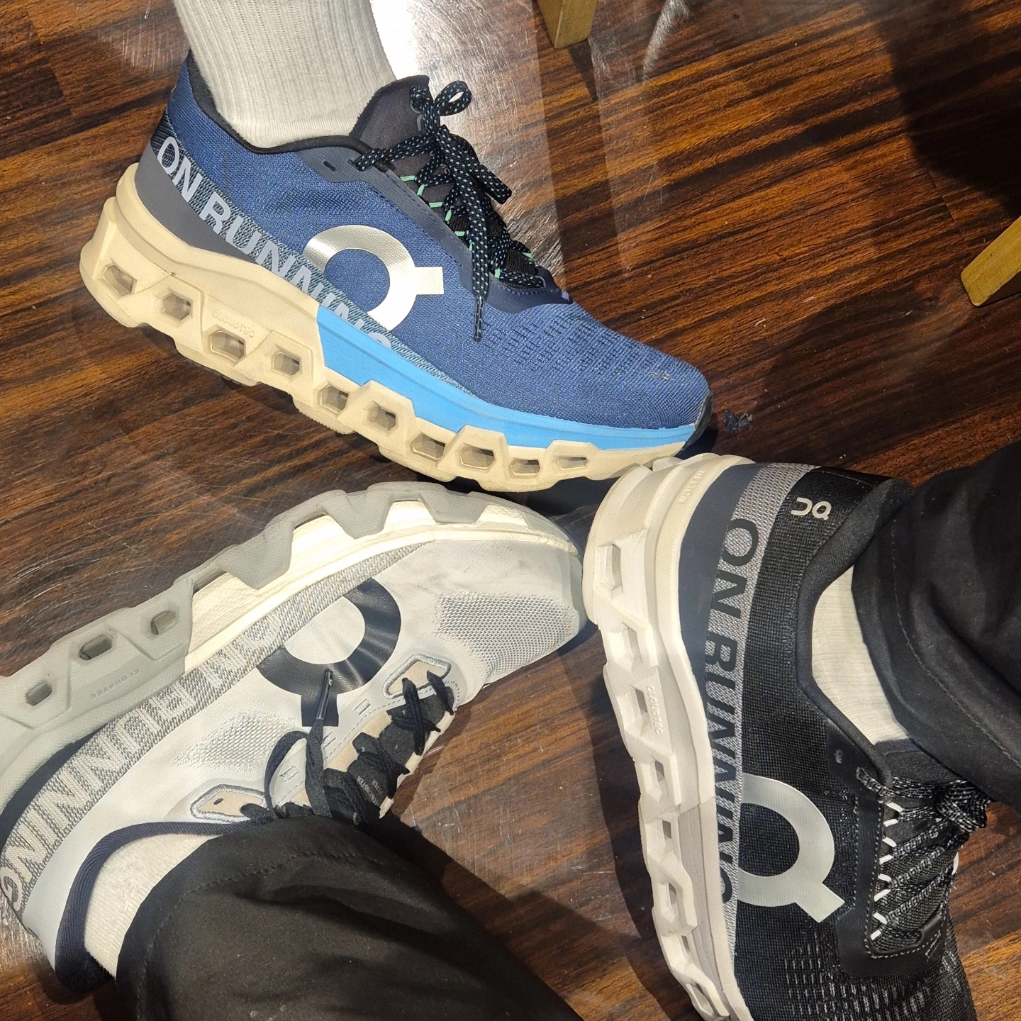 On Running Cloudmonster Hyper Glacier Ivory, On Running Cloudmonster 2 Black Frost 착용 스타일