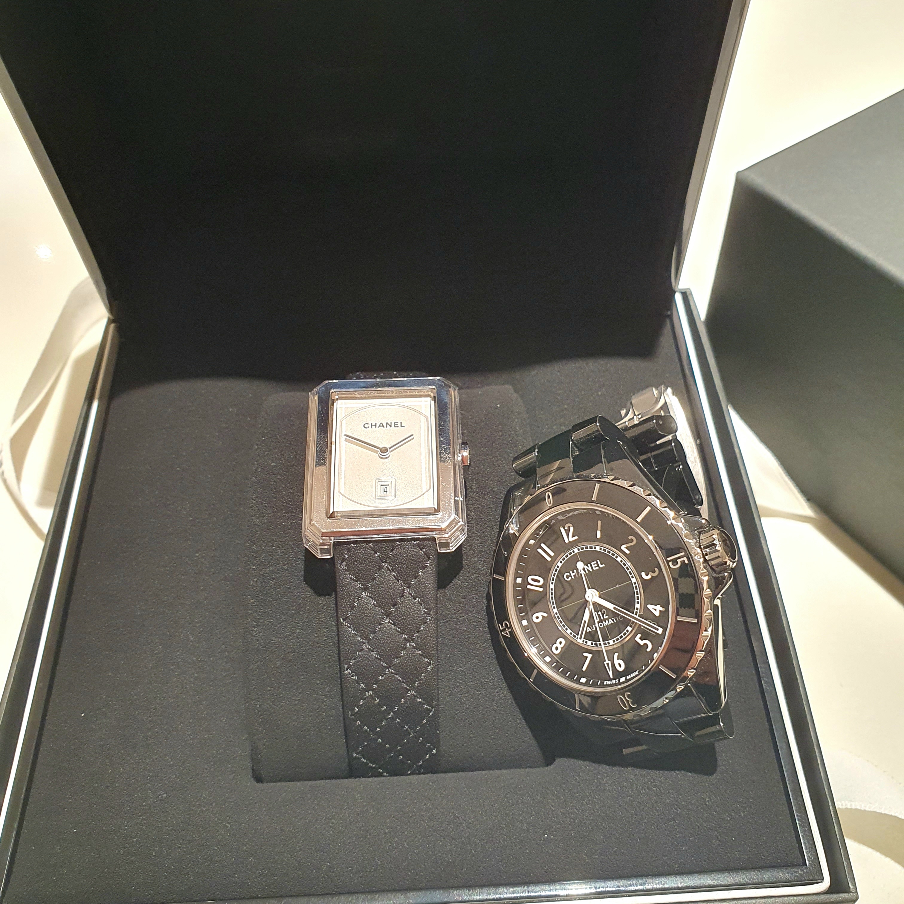 Chanel Boy.Friend Watch Medium Steel Silver, Chanel J12 Watch Caliber 12.1 38mm Black 착용 스타일