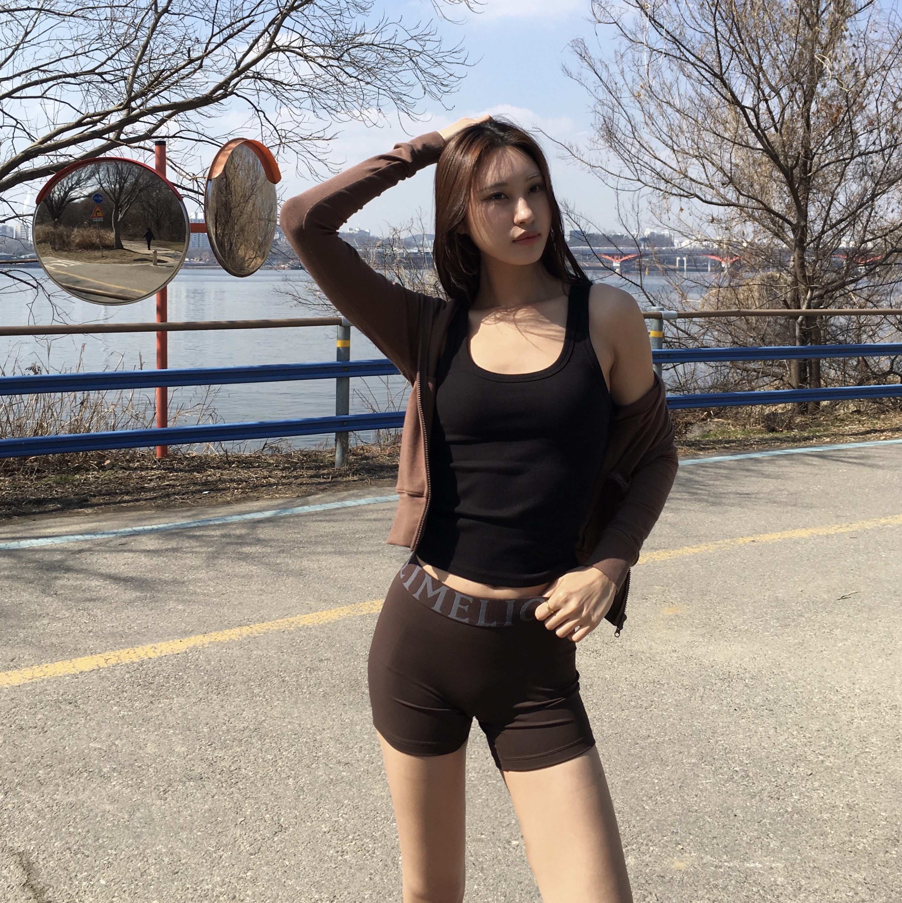 Outdoor Voices Technol-Ov™ Soft Flex Leggings Shorts Brown, (W) Adidas Samba OG Cream White Core Black 착용 스타일 - 4