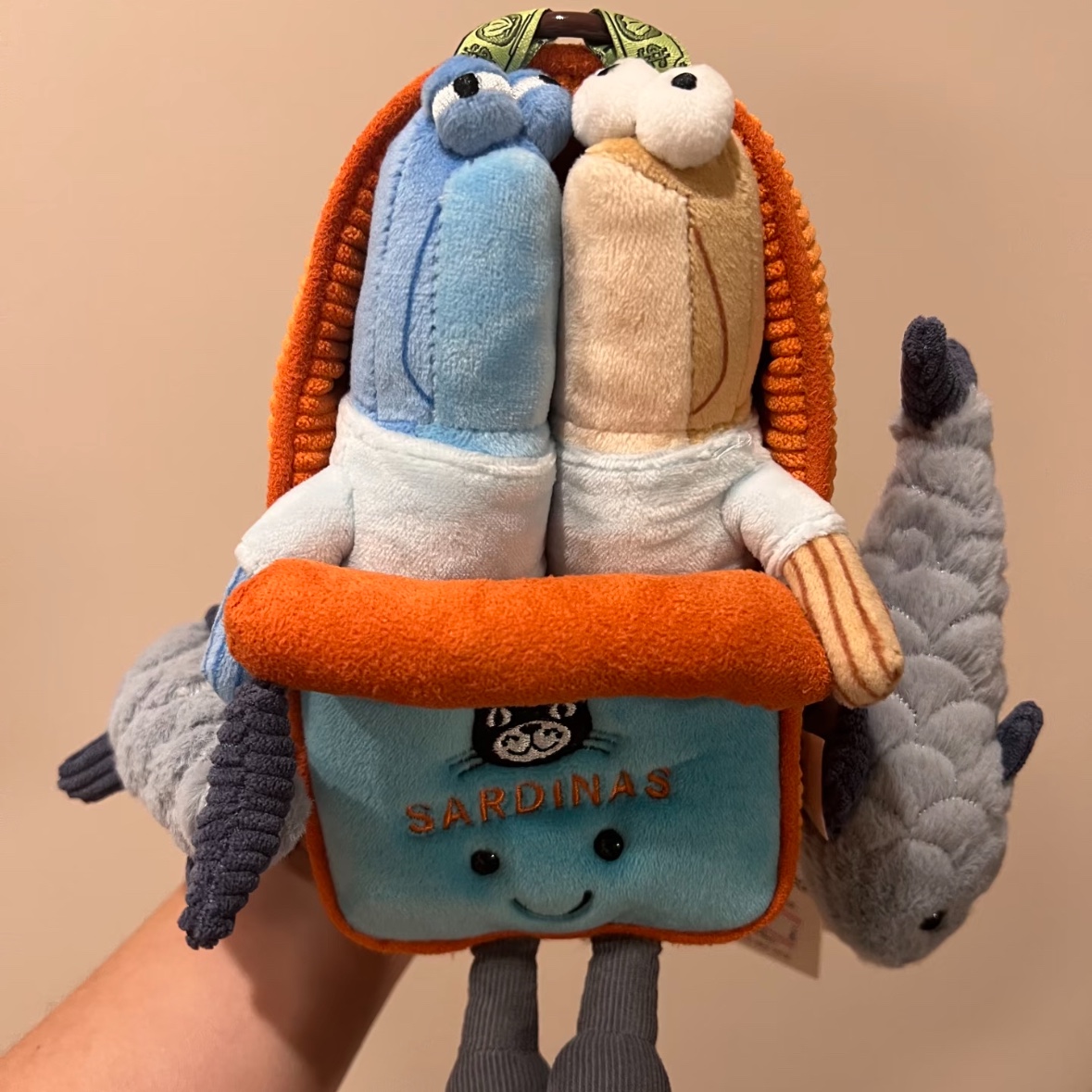 Pop Mart Bikini Bottom Buddies Whimsical Plush Sardine (Opened Case) 착용 스타일
