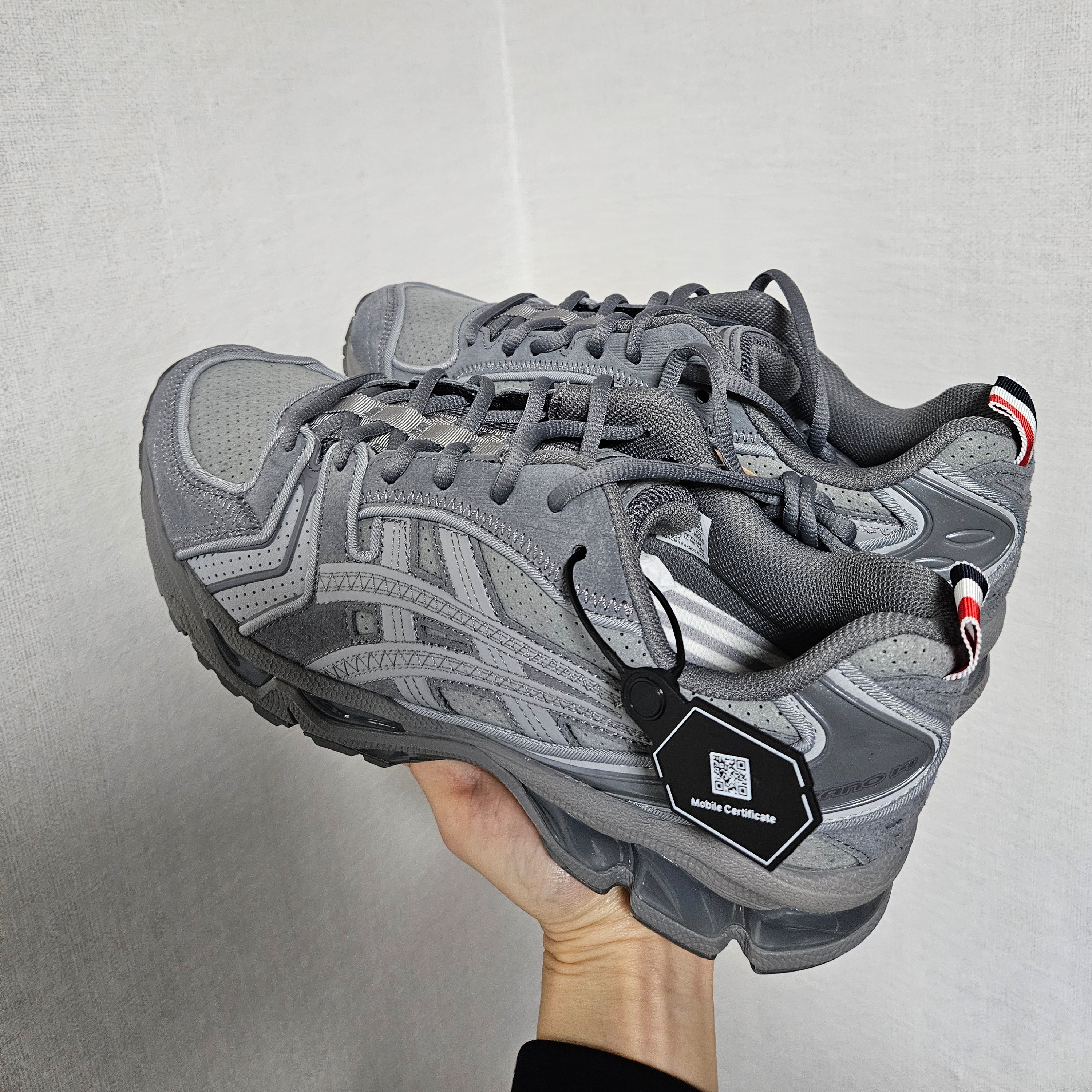 Asics x Thom Browne Gel-Kayano 14 Grey 착용 스타일 - 1